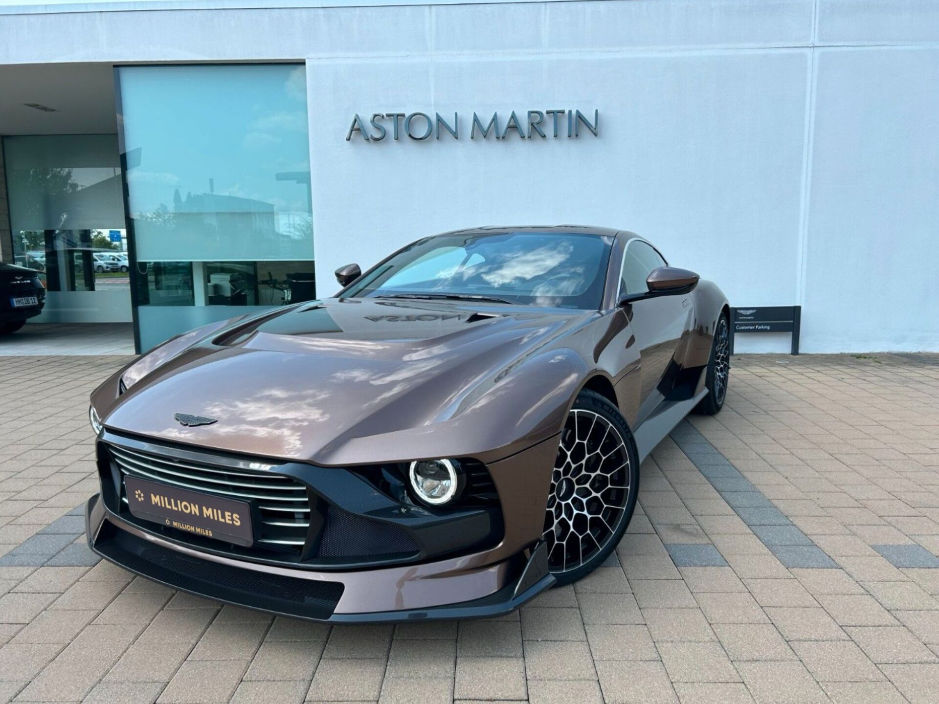 Aston Martin, Valour, I, 2024