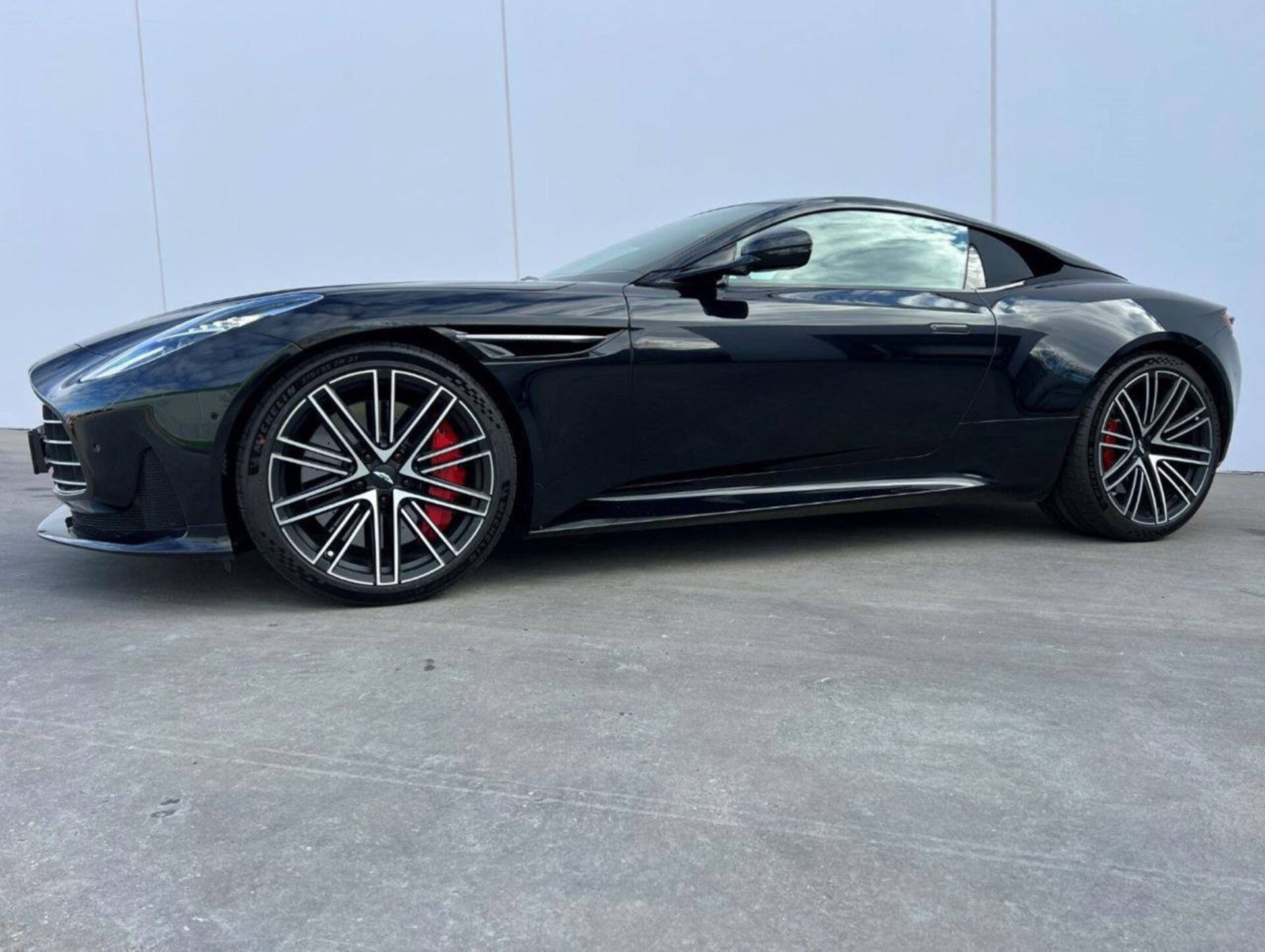 Aston Martin, DB12, I, 2024