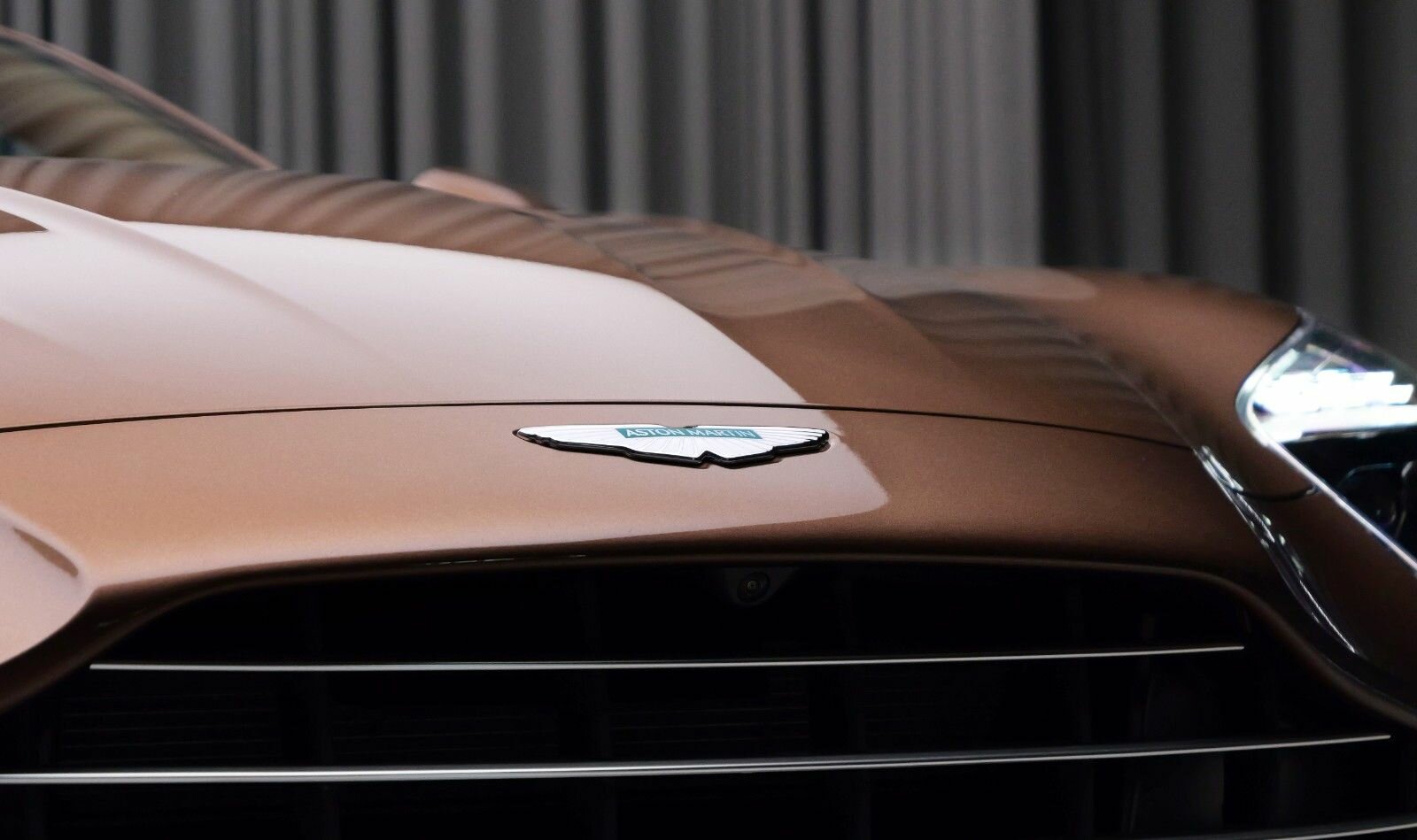 Aston Martin, DB12, I, 2025 купить в салоне Million Miles