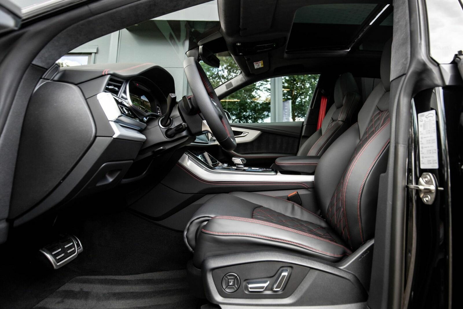 Audi, Q8, I (4M) Рестайлинг, 2025 купить в салоне Million Miles