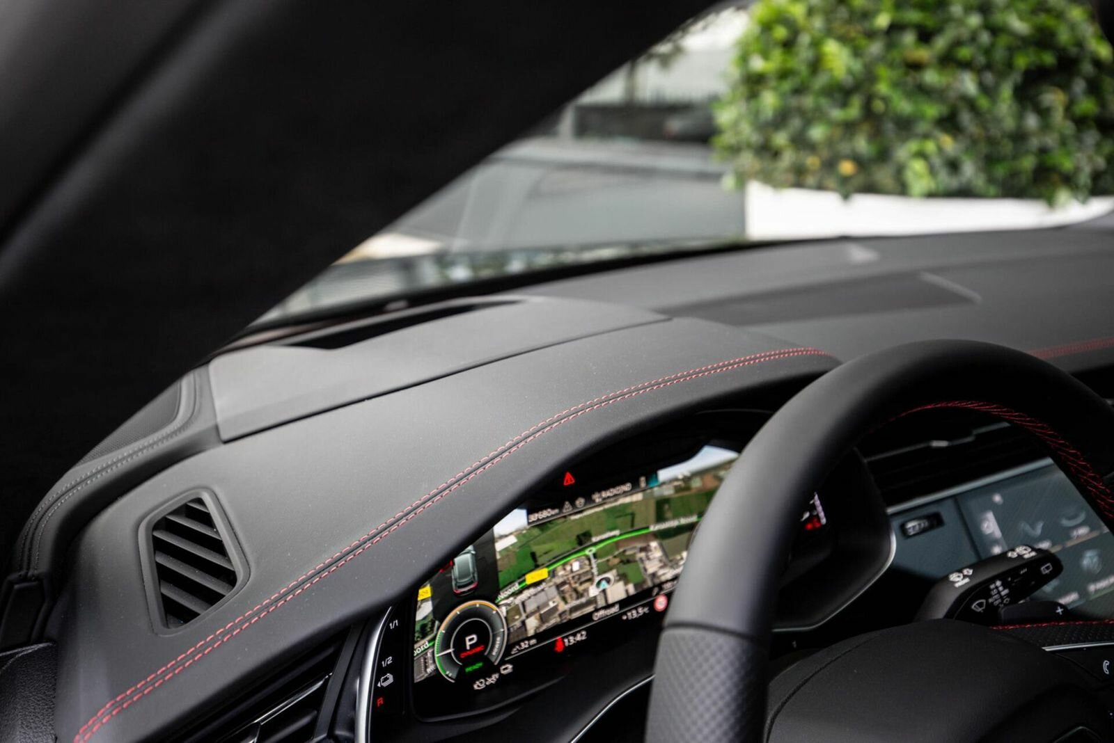 Audi, Q8, I (4M) Рестайлинг, 2025 купить в салоне Million Miles