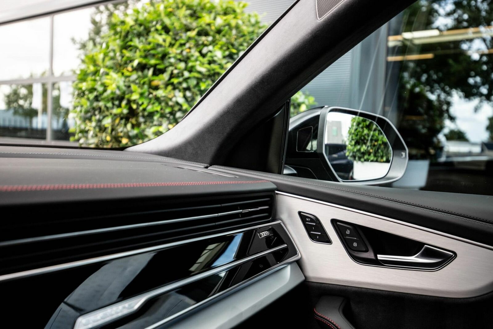 Audi, Q8, I (4M) Рестайлинг, 2025 купить в салоне Million Miles