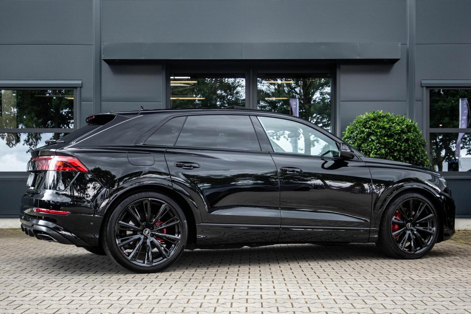 Audi, Q8, I (4M) Рестайлинг, 2025 купить в салоне Million Miles