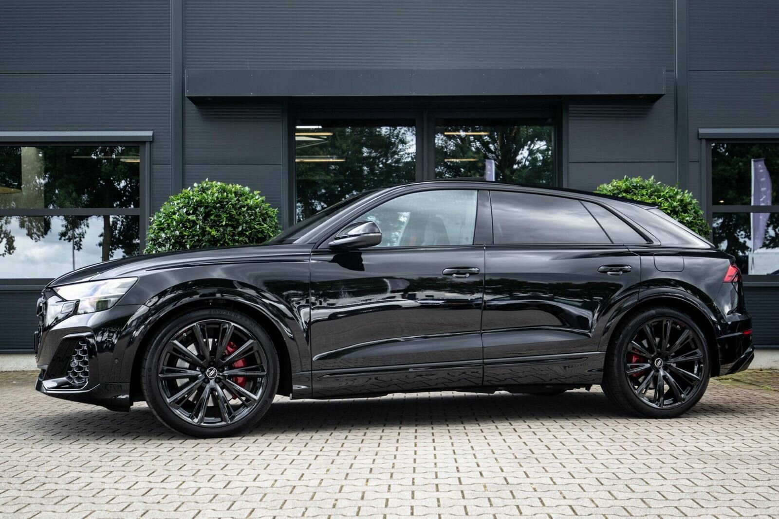 Audi, Q8, I (4M) Рестайлинг, 2025 купить в салоне Million Miles