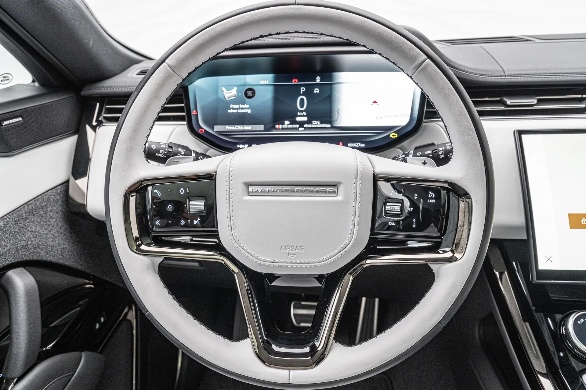 Land Rover Range Rover Sport, III, 2025 купить в салоне Million Miles