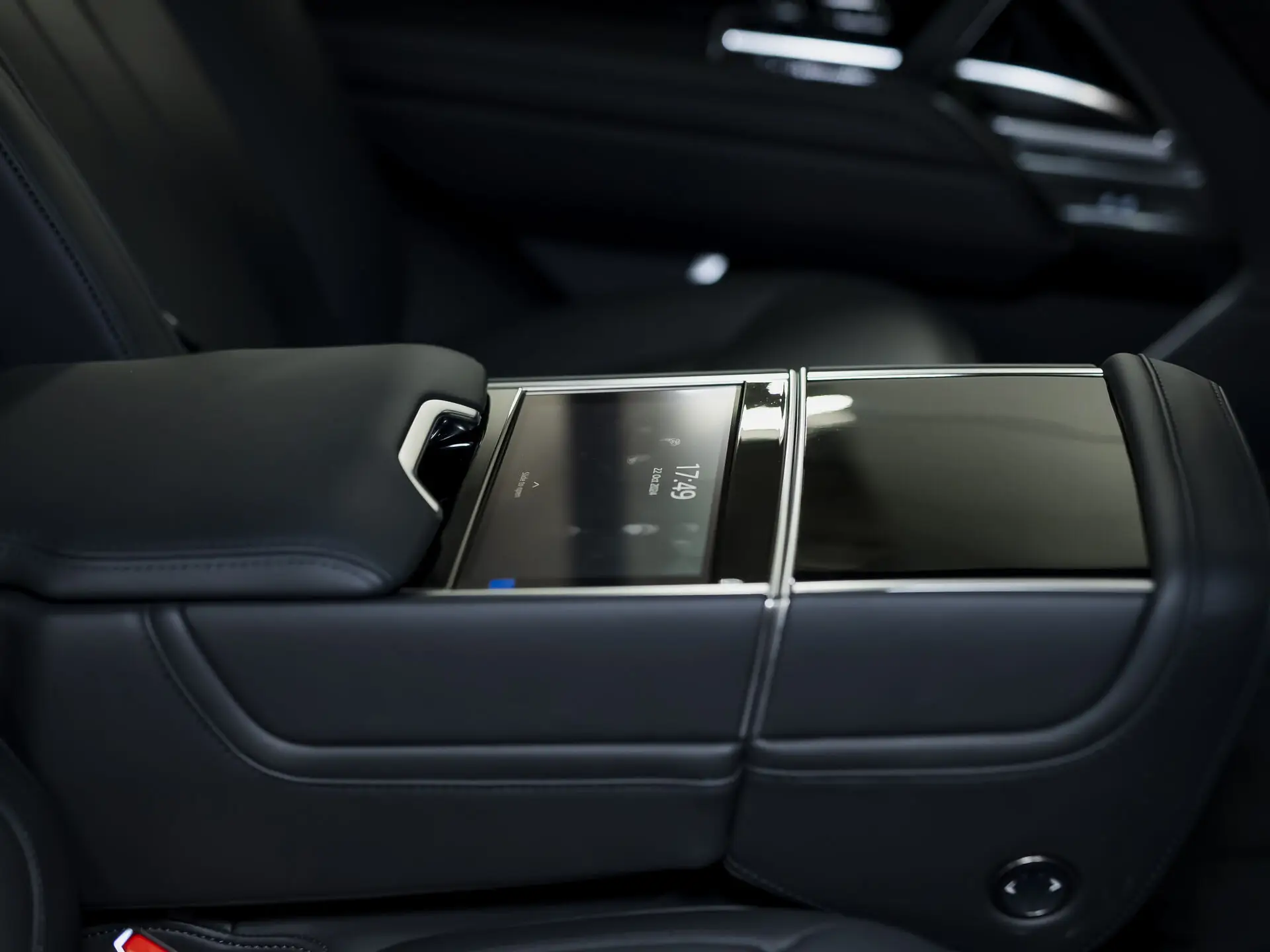 Land Rover Range Rover Long, V, 2025 купить в салоне Million Miles