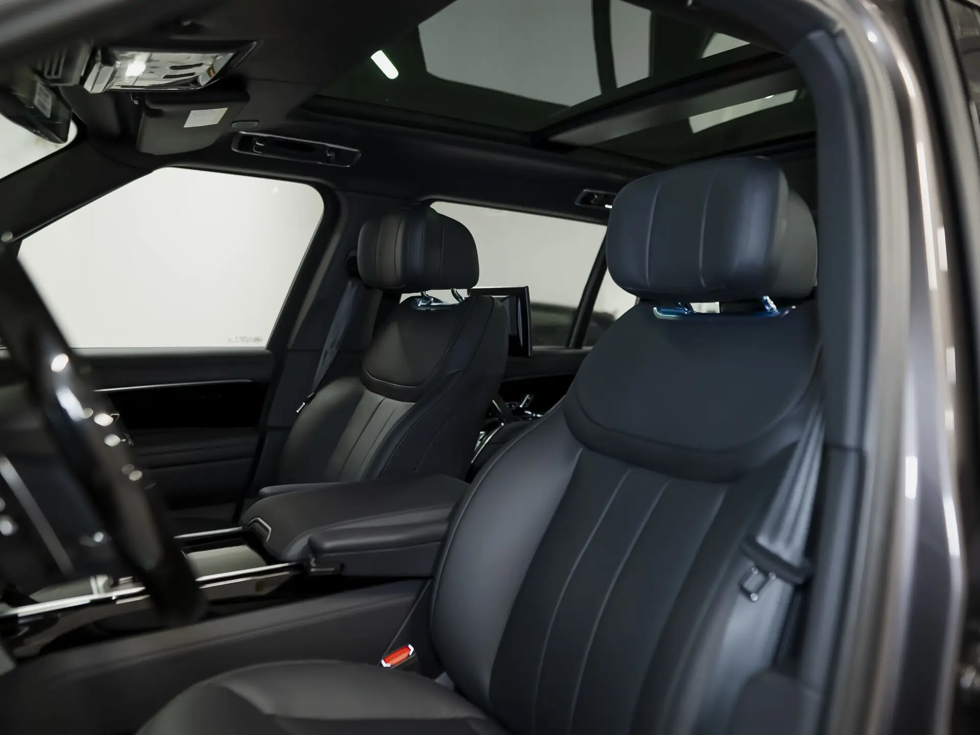 Land Rover Range Rover Long, V, 2025 купить в салоне Million Miles