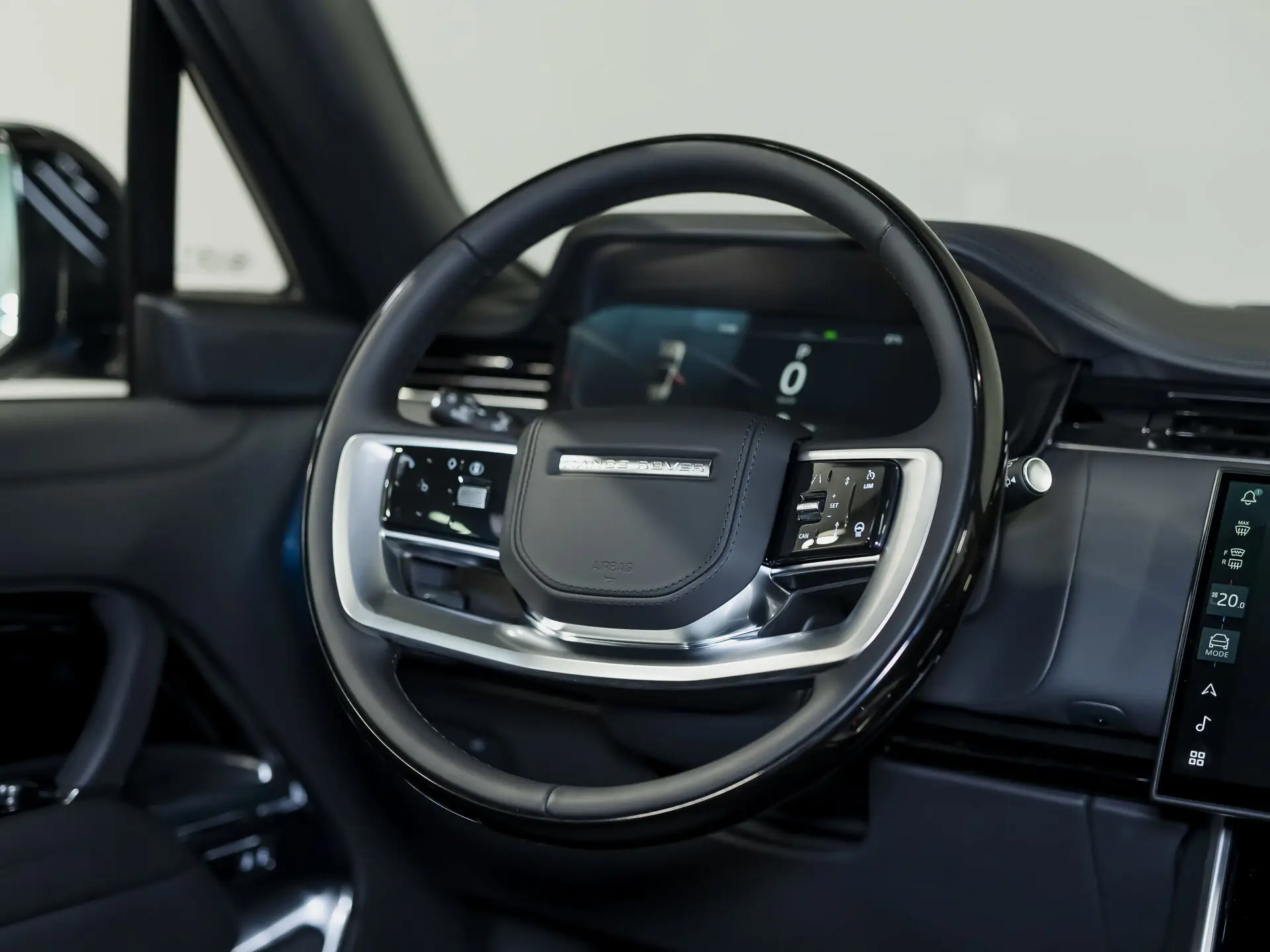 Land Rover Range Rover Long, V, 2025 купить в салоне Million Miles