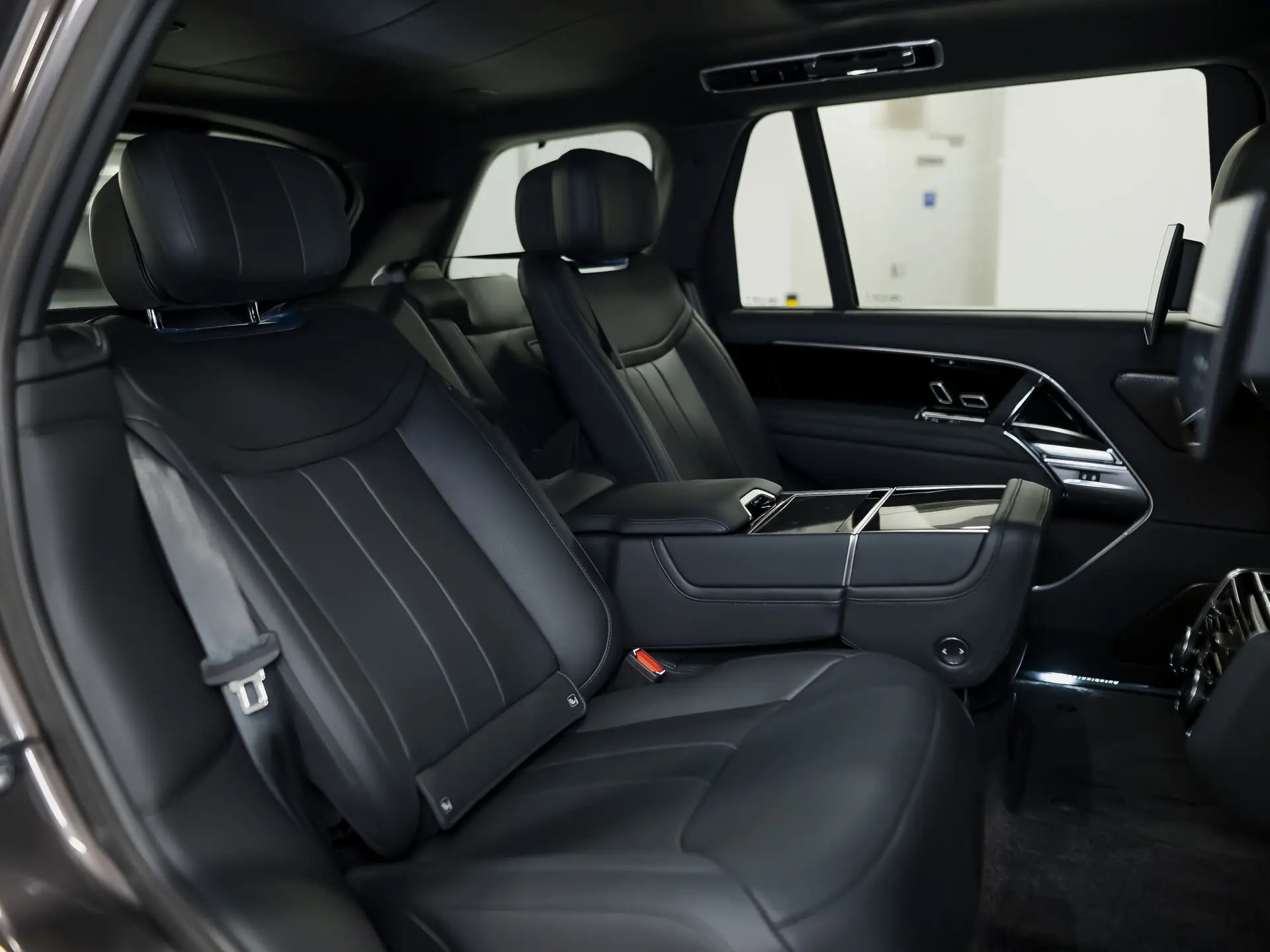 Land Rover Range Rover Long, V, 2025 купить в салоне Million Miles