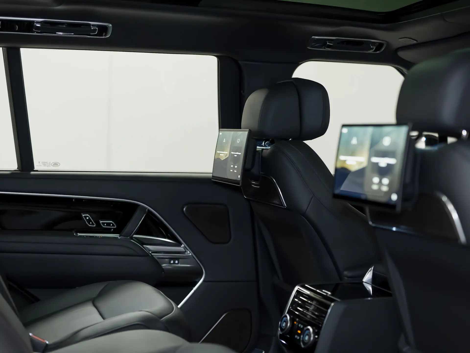 Land Rover Range Rover Long, V, 2025 купить в салоне Million Miles