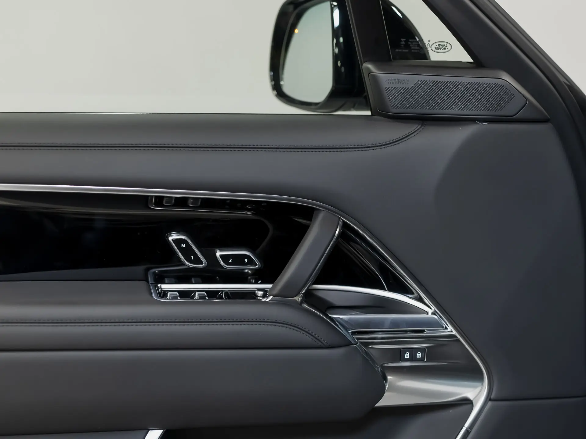 Land Rover Range Rover Long, V, 2025 купить в салоне Million Miles