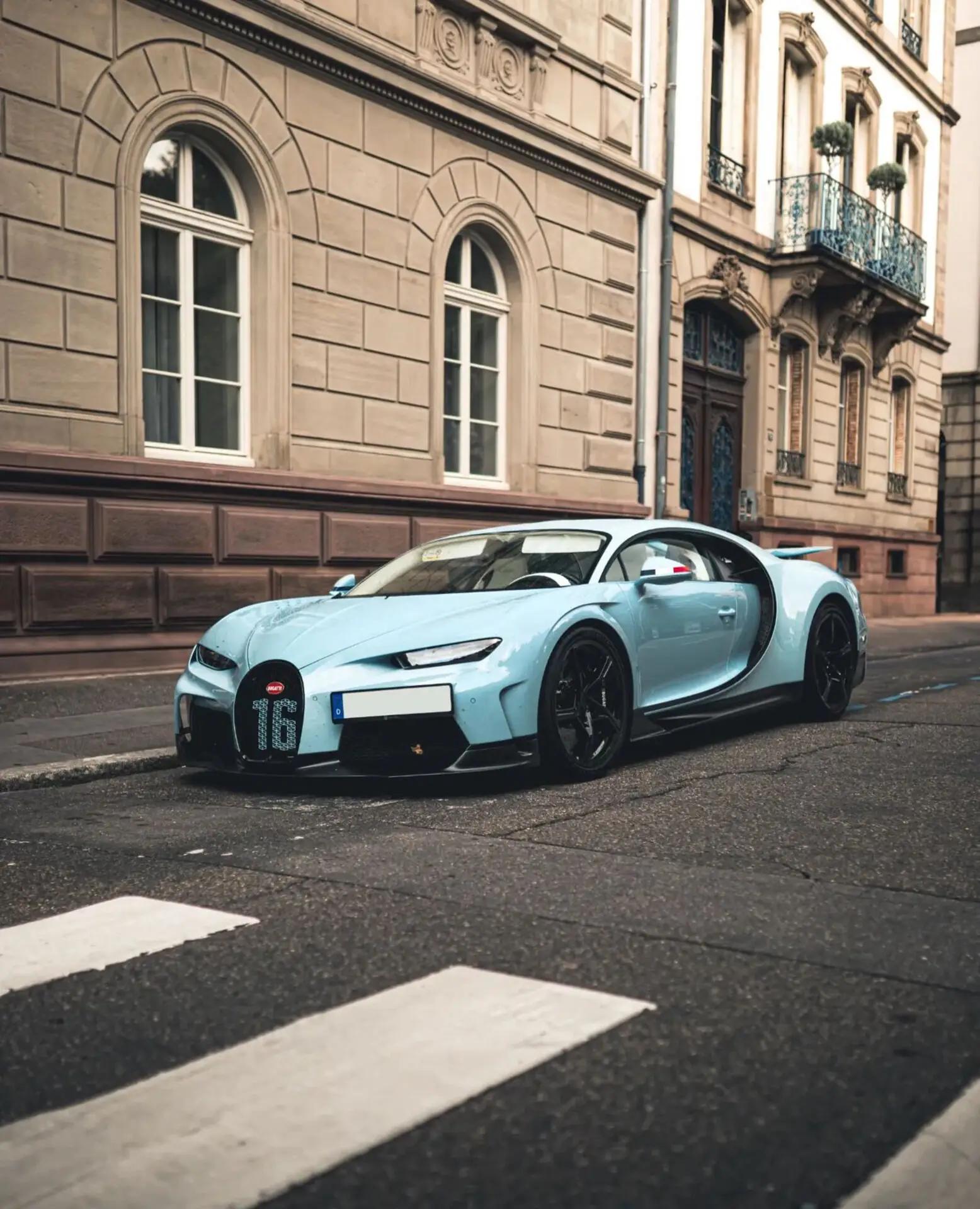 Bugatti Chiron, I, 2023 купить в салоне Million Miles