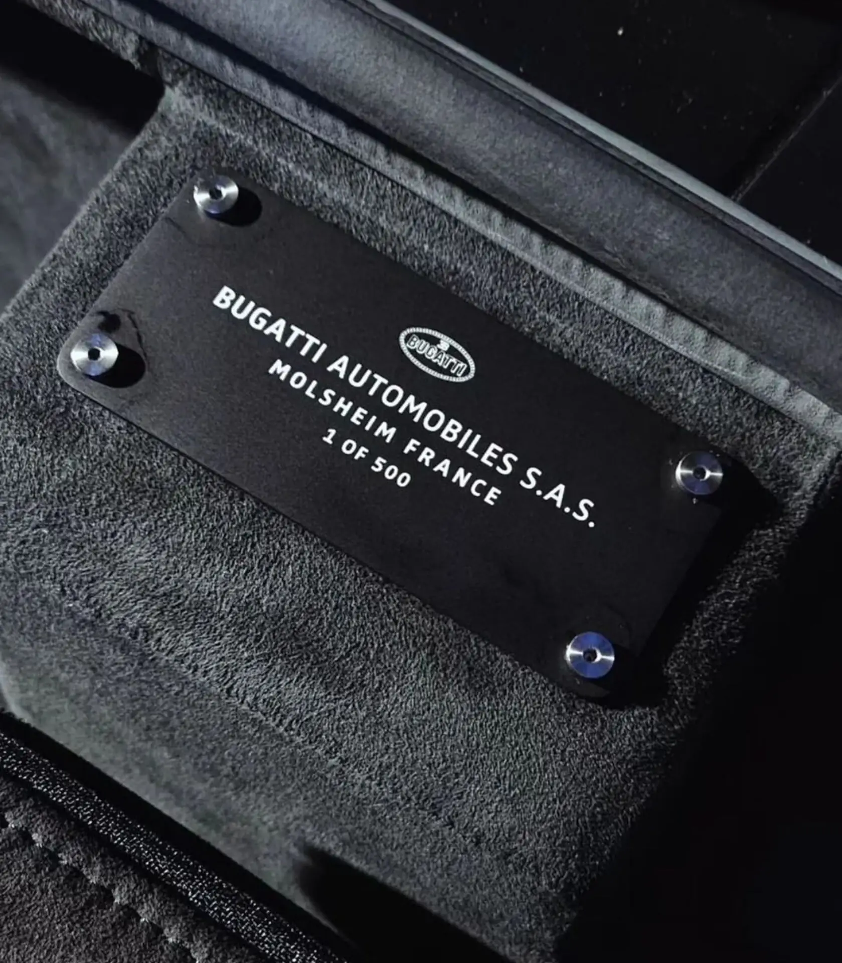 Bugatti Chiron, I, 2023 купить в салоне Million Miles