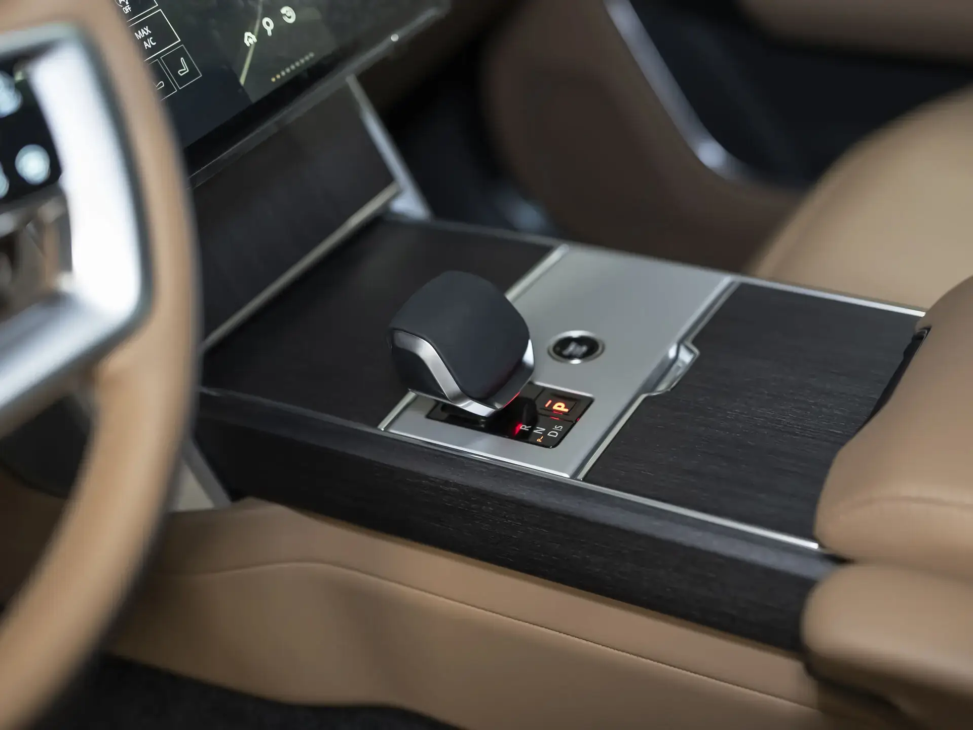 Land Rover Range Rover, V, 2025 купить в салоне Million Miles