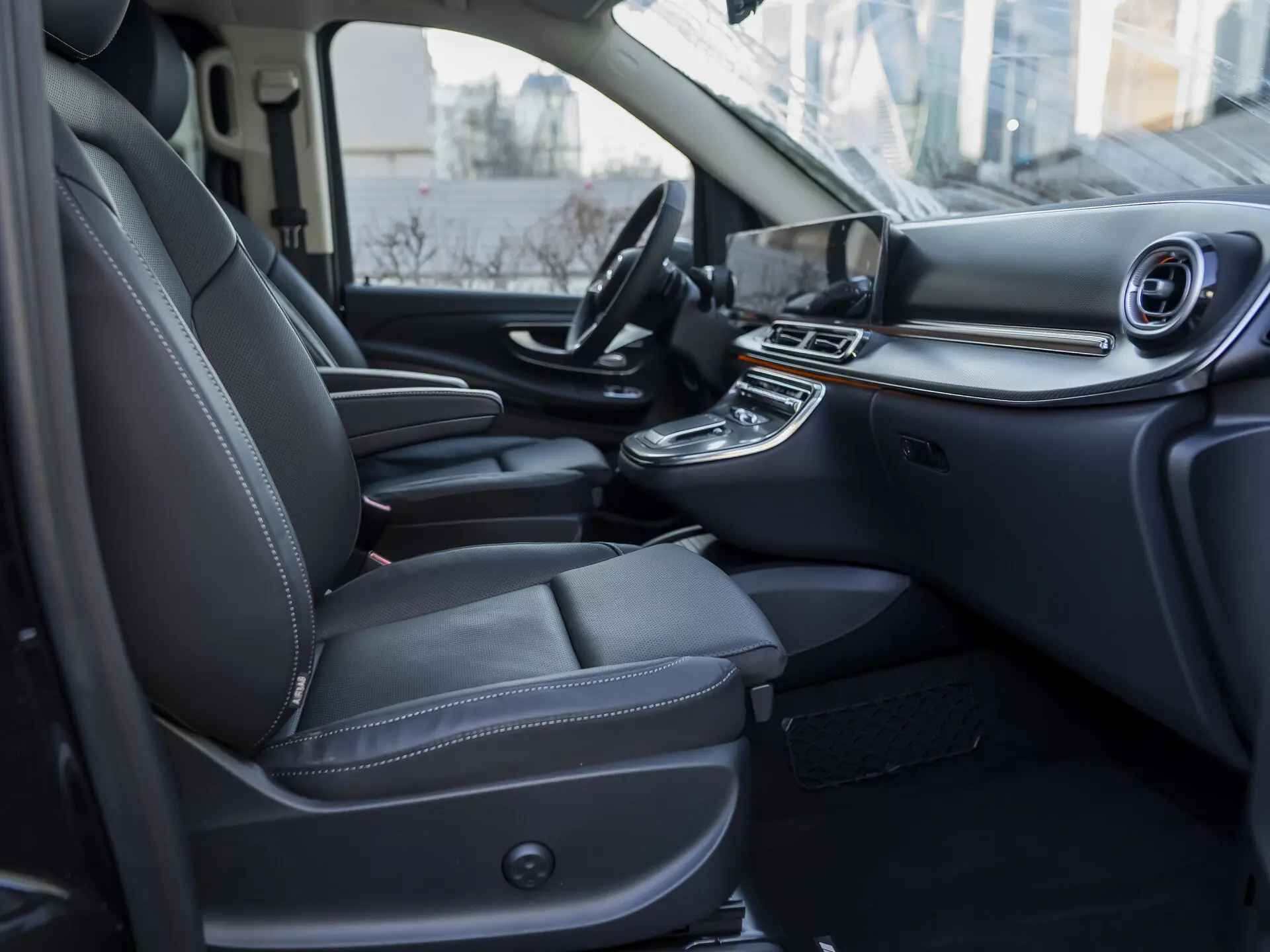 Mercedes-Benz V-Класс, III (W447) Рестайлинг 2, 2025 купить в салоне Million Miles