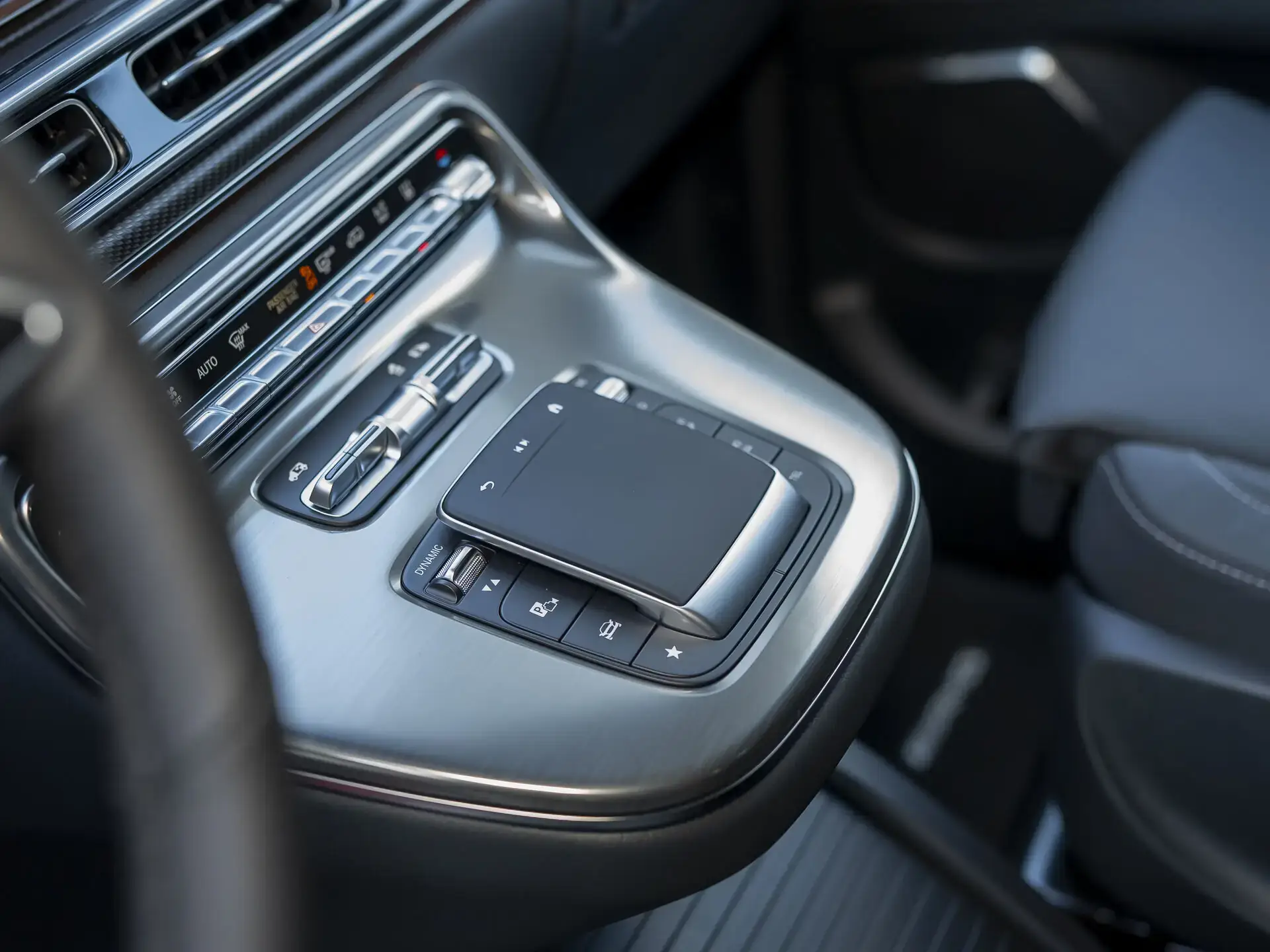 Mercedes-Benz V-Класс, III (W447) Рестайлинг 2, 2025 купить в салоне Million Miles