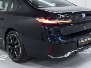 BMW, i7, 2022 купить в салоне Million Miles