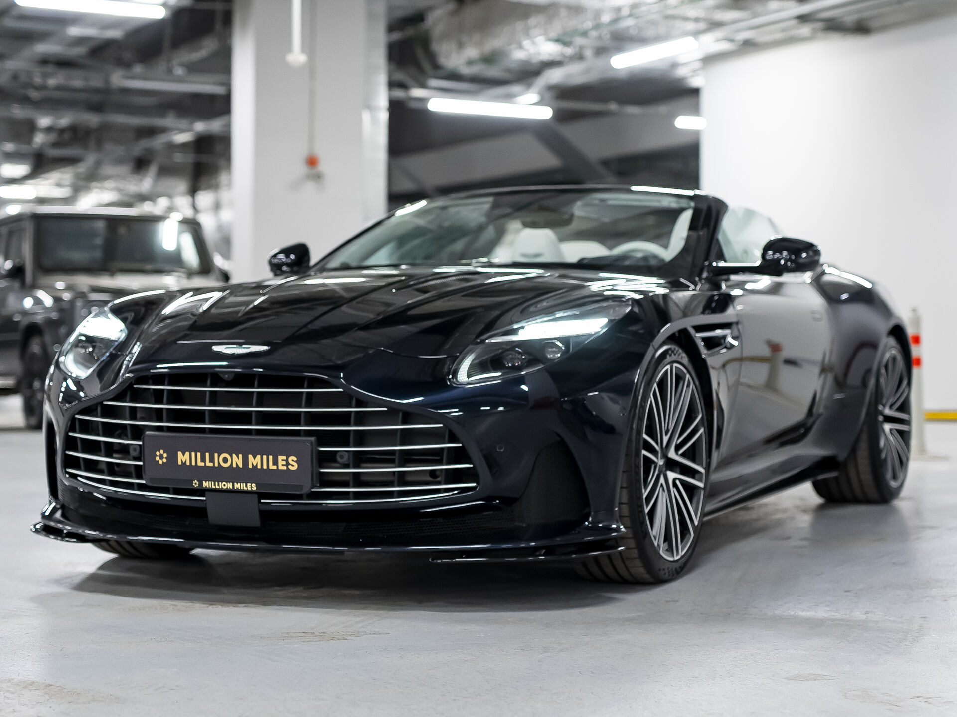 Aston Martin, DB12, I, 2024