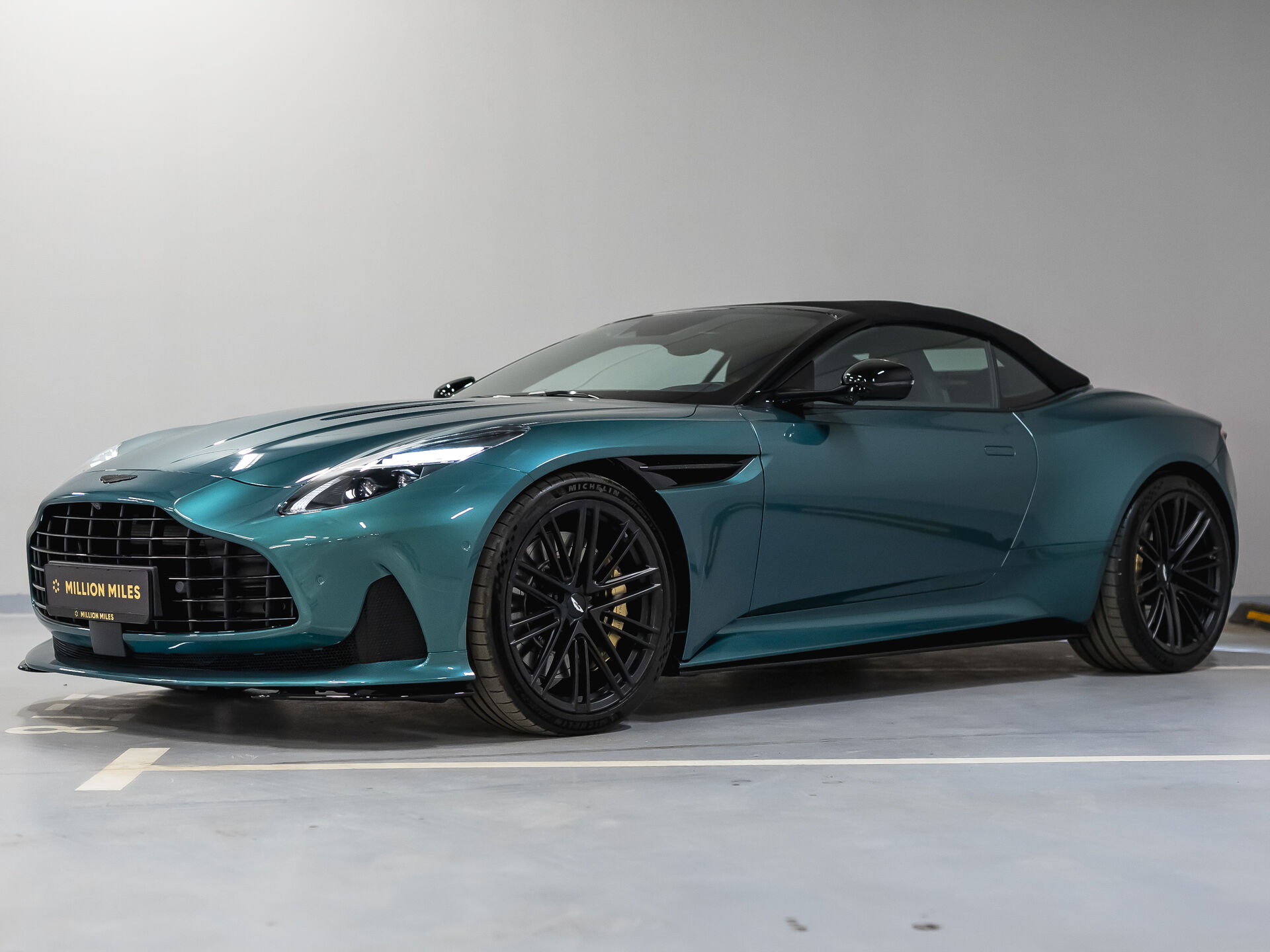 Aston Martin, DB12, I, 2024