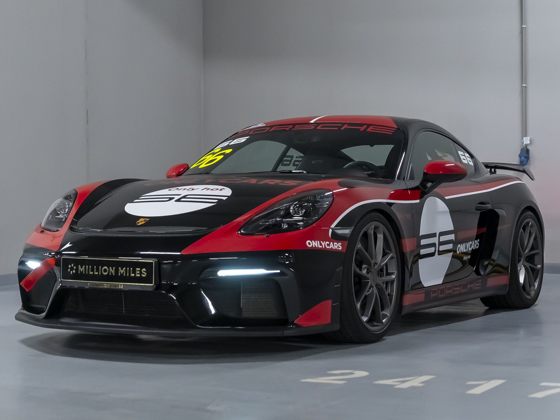 Porsche, Cayman GT4, II 718 (982), 2021