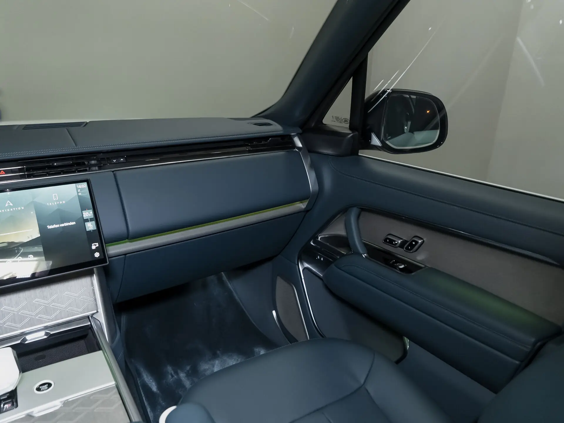 Land Rover Range Rover Long, V, 2025 купить в салоне Million Miles