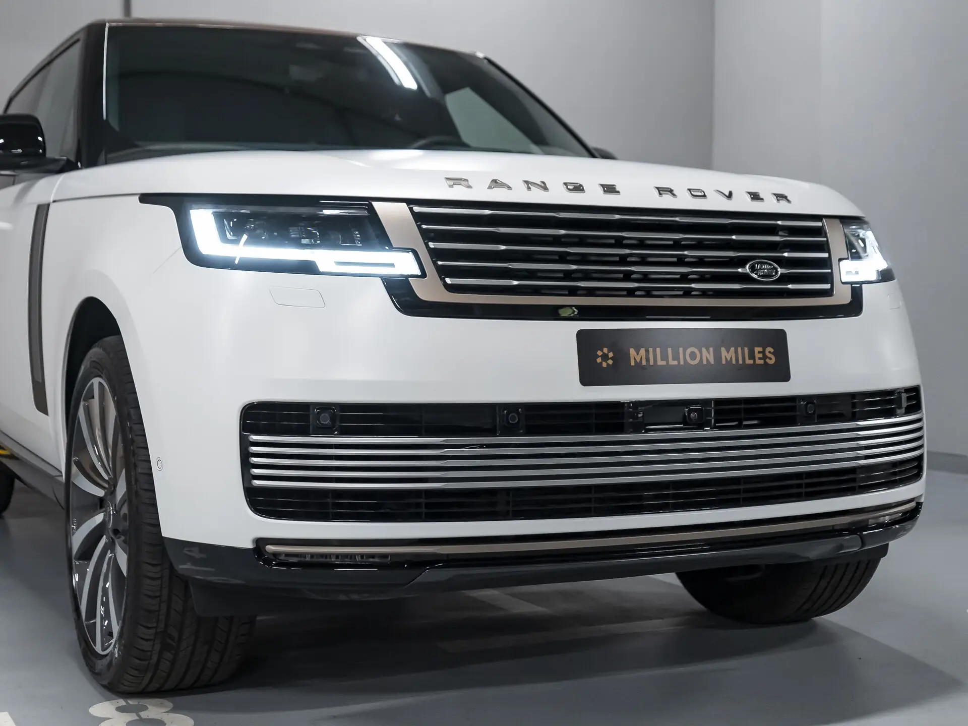 Land Rover Range Rover Long, V, 2025 купить в салоне Million Miles