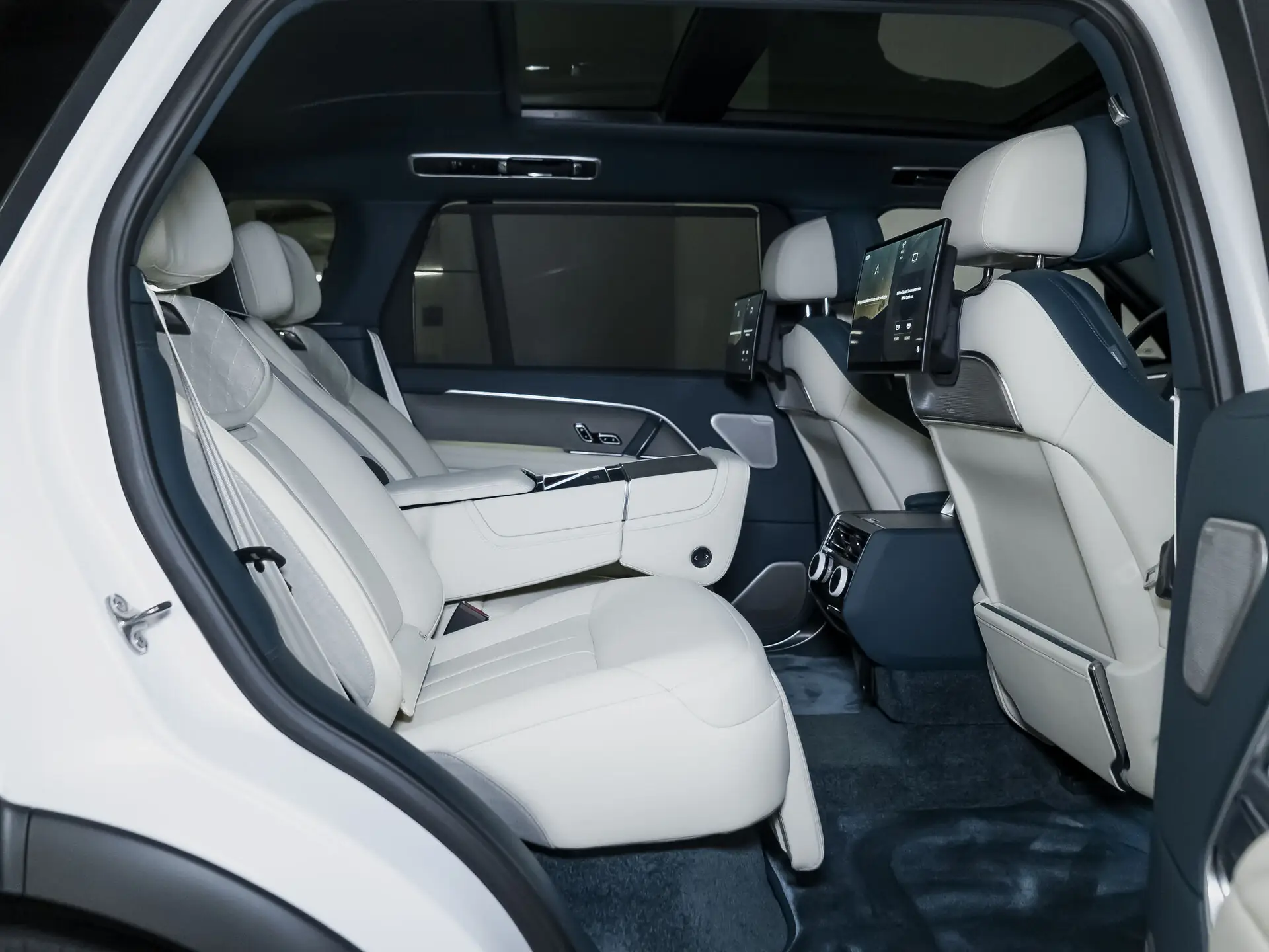 Land Rover Range Rover Long, V, 2025 купить в салоне Million Miles