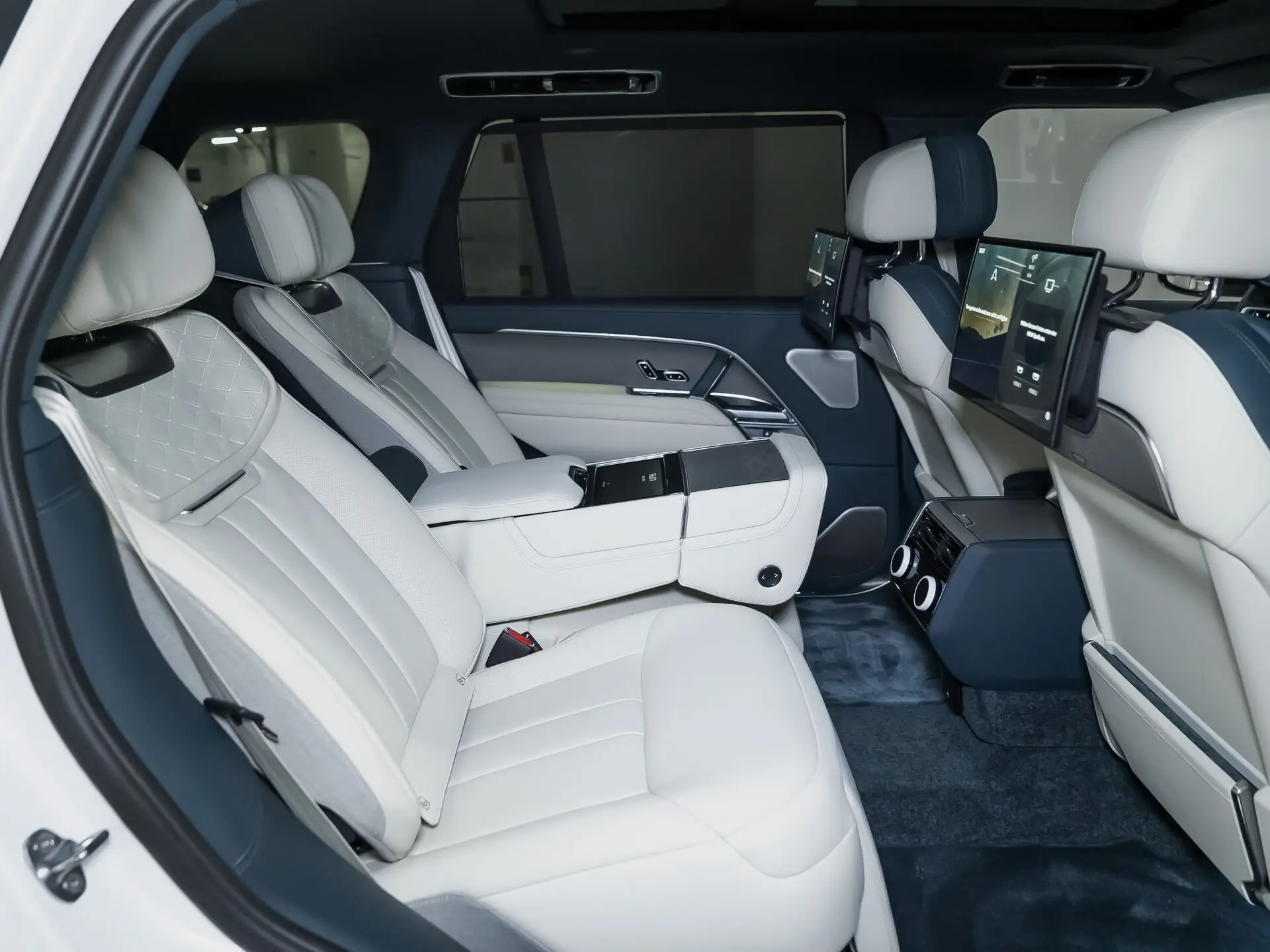 Land Rover Range Rover Long, V, 2025 купить в салоне Million Miles