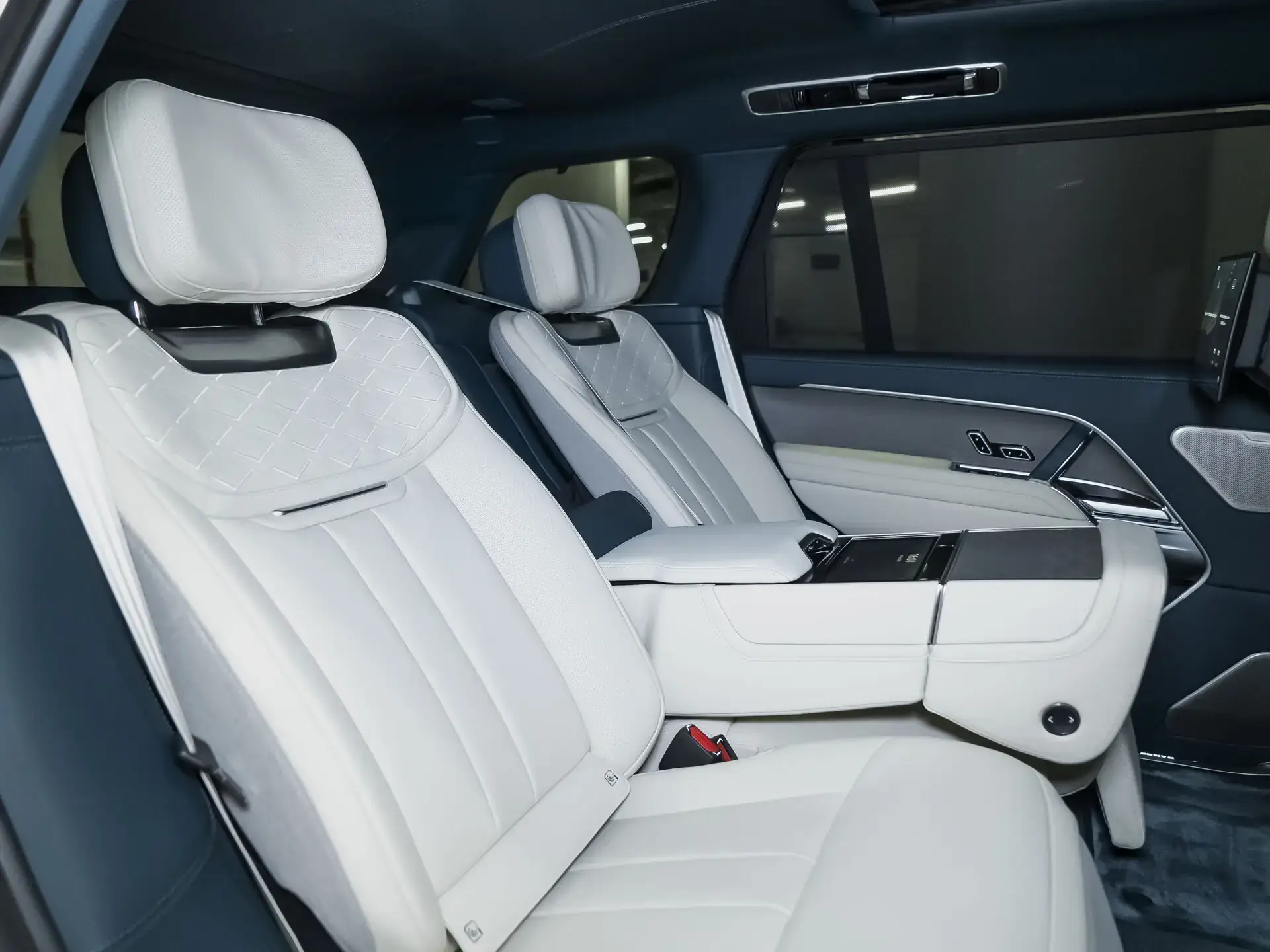 Land Rover Range Rover Long, V, 2025 купить в салоне Million Miles