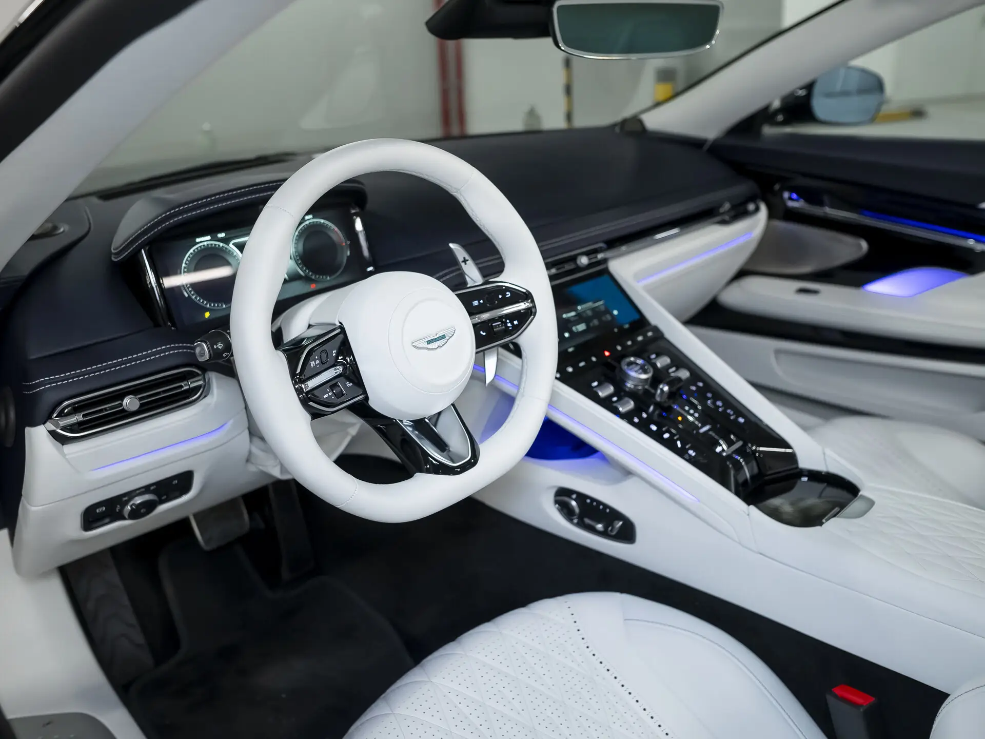 Aston Martin DB12, I, 2024 купить в салоне Million Miles