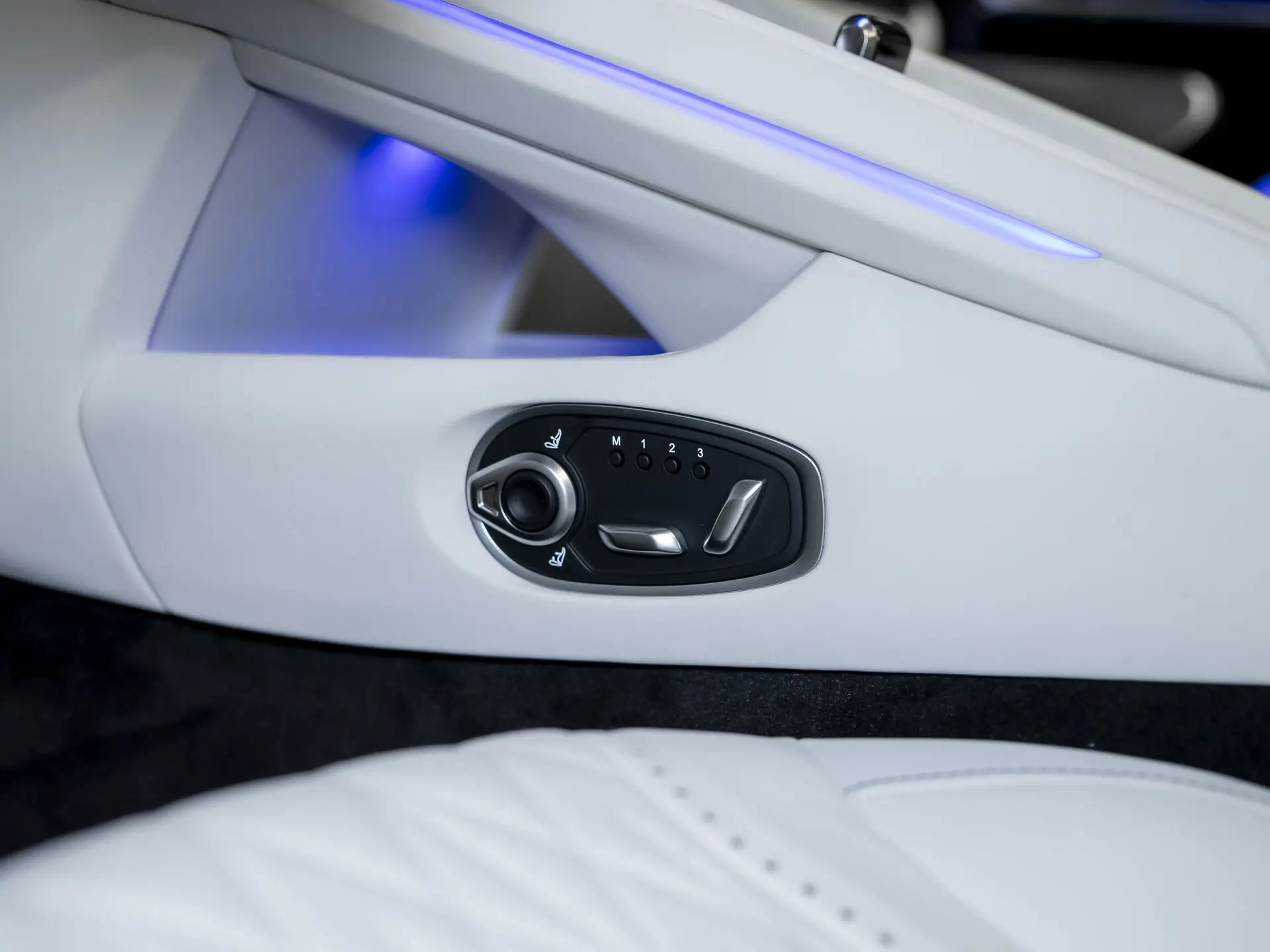 Aston Martin DB12, I, 2024 купить в салоне Million Miles