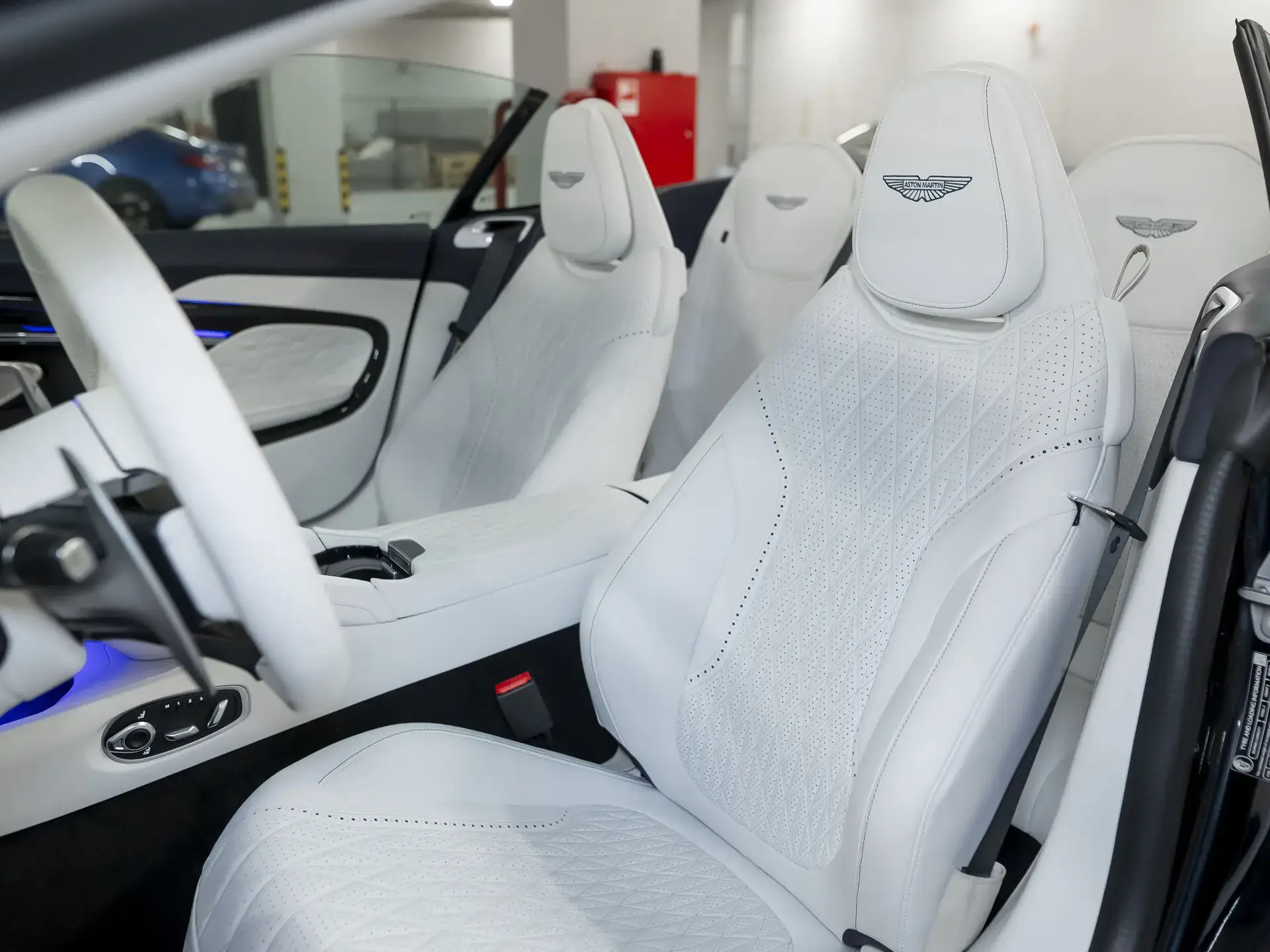 Aston Martin DB12, I, 2024 купить в салоне Million Miles