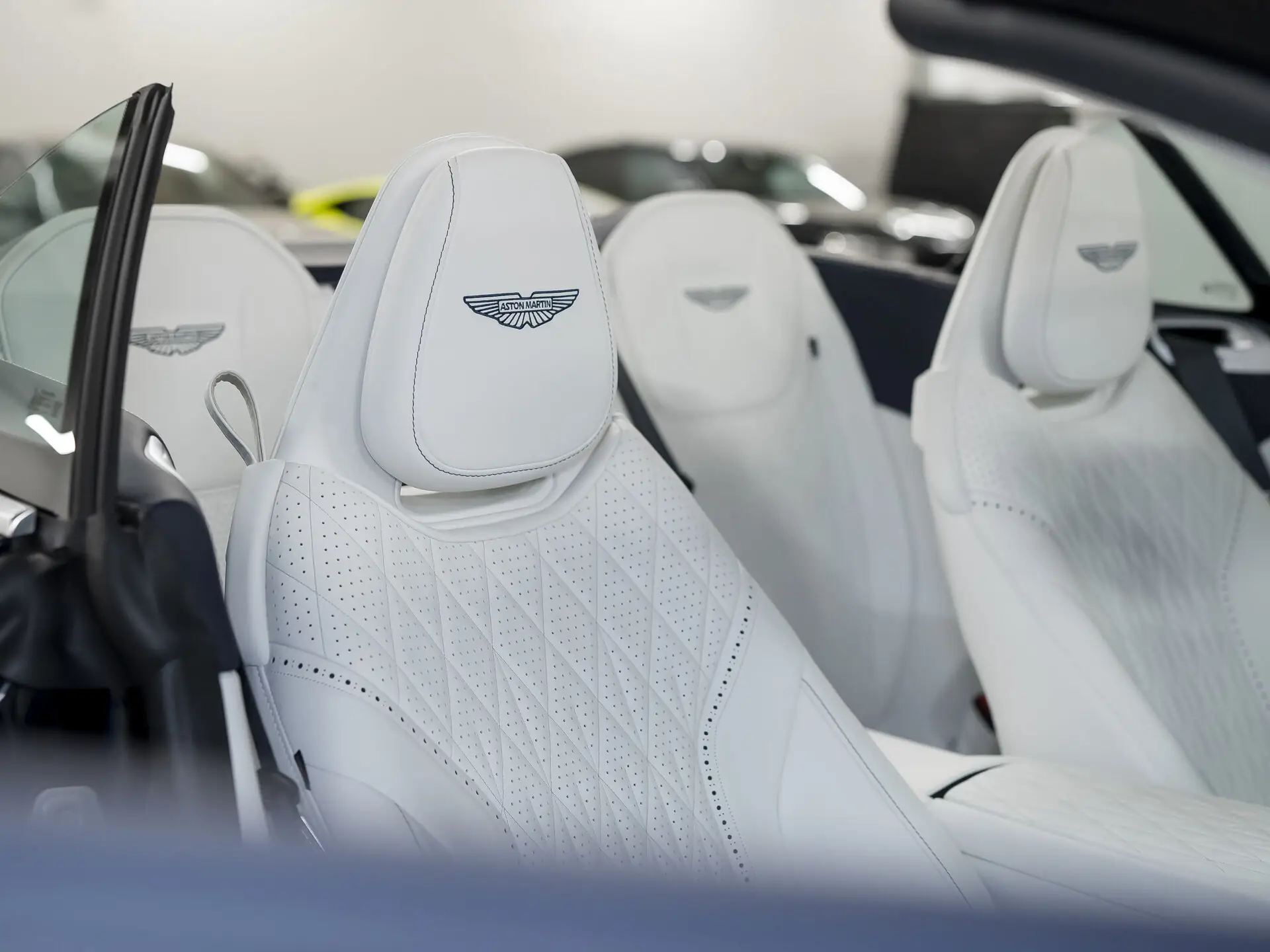 Aston Martin DB12, I, 2024 купить в салоне Million Miles