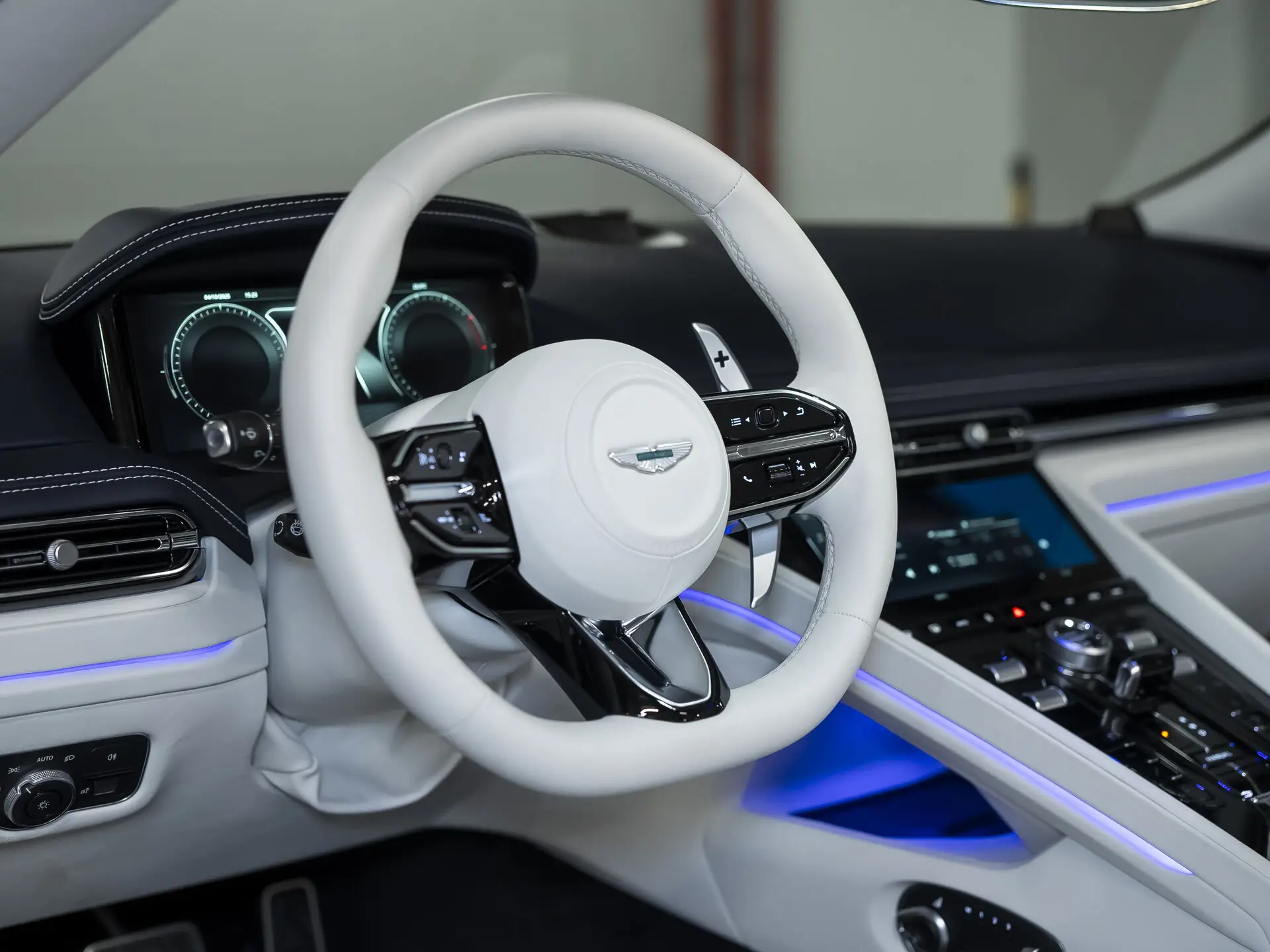 Aston Martin DB12, I, 2024 купить в салоне Million Miles