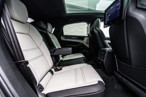 Porsche, Cayenne, III Рестайлинг, 2025 купить в салоне Million Miles