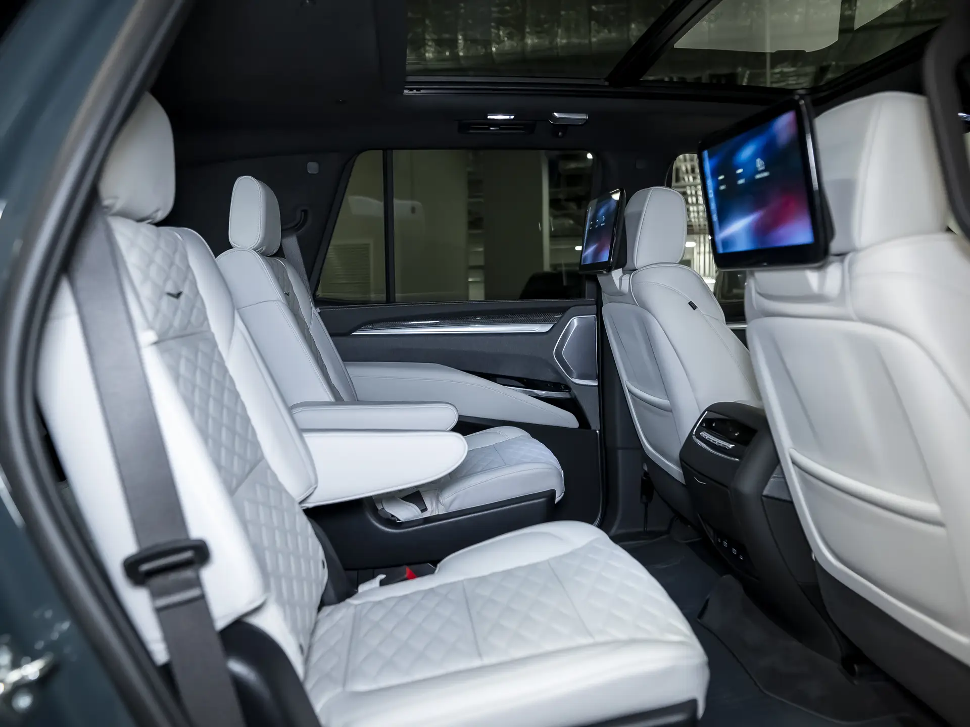 Cadillac Escalade-V, I Рестайлинг, 2024 купить в салоне Million Miles