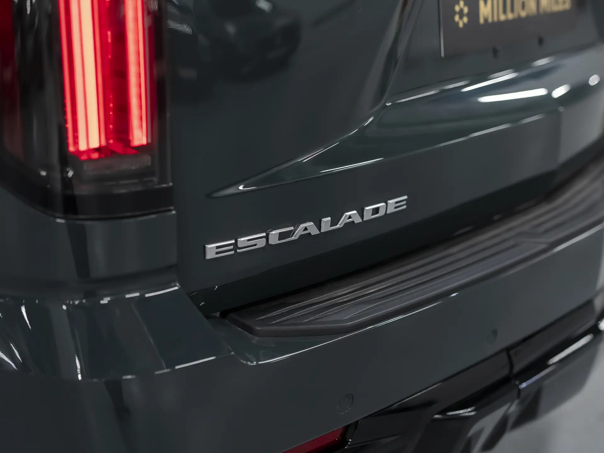 Cadillac Escalade-V, I Рестайлинг, 2024 купить в салоне Million Miles