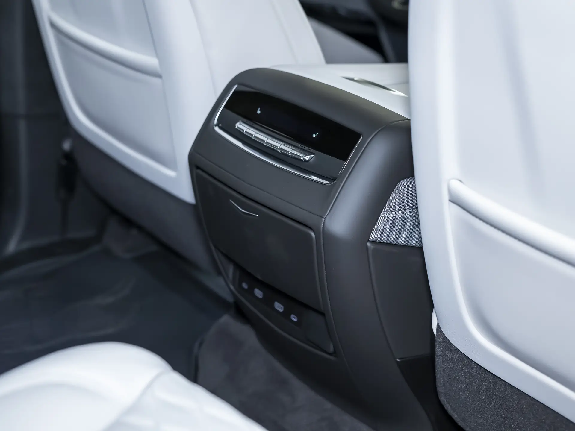 Cadillac Escalade-V, I Рестайлинг, 2024 купить в салоне Million Miles