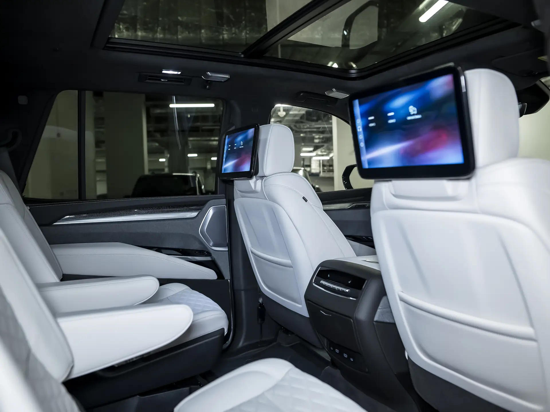 Cadillac Escalade-V, I Рестайлинг, 2024 купить в салоне Million Miles