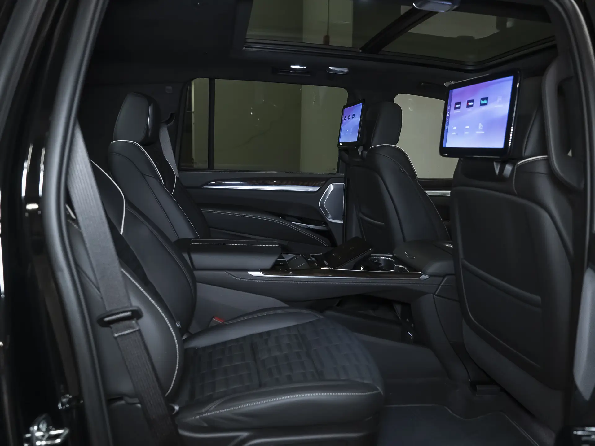 Cadillac Escalade ESV, V Рестайлинг, 2025 купить в салоне Million Miles