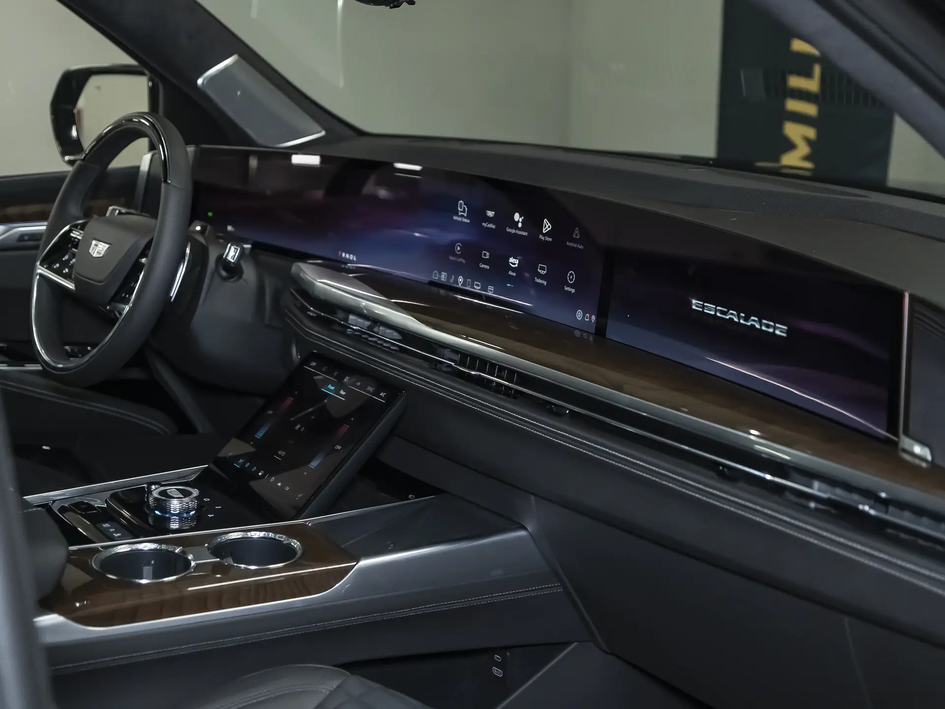 Cadillac Escalade ESV, V Рестайлинг, 2025 купить в салоне Million Miles