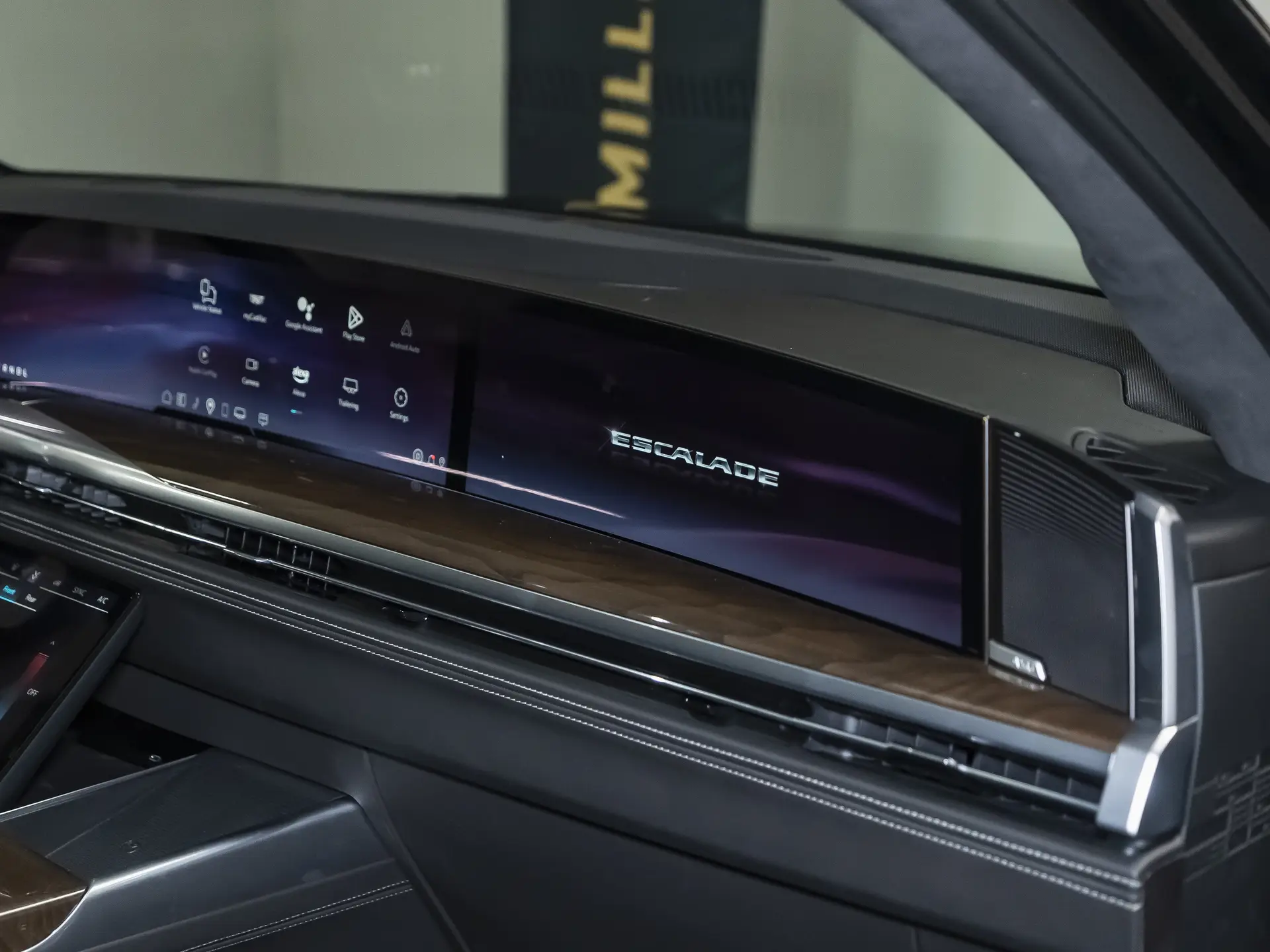 Cadillac Escalade ESV, V Рестайлинг, 2025 купить в салоне Million Miles