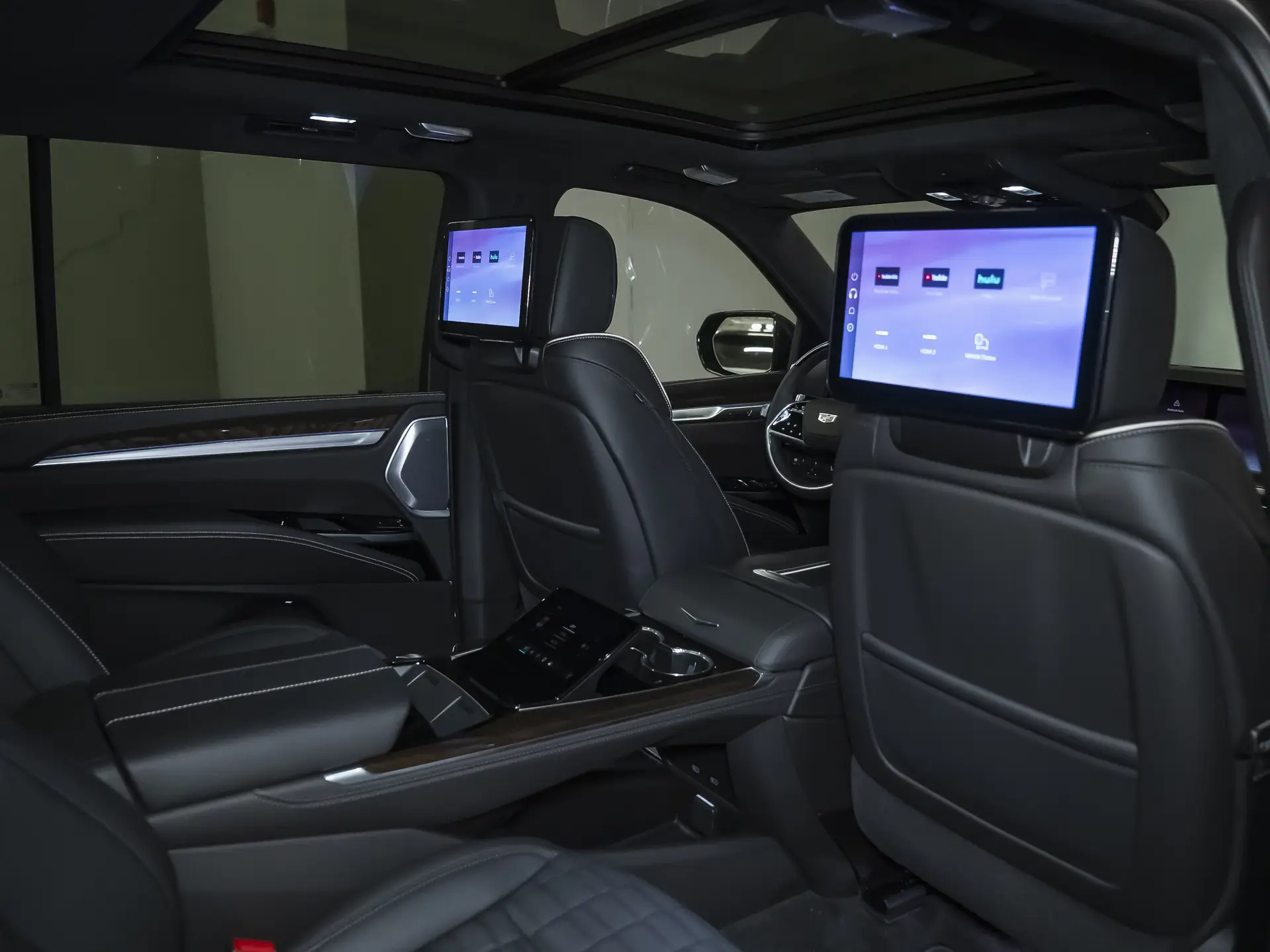 Cadillac Escalade ESV, V Рестайлинг, 2025 купить в салоне Million Miles