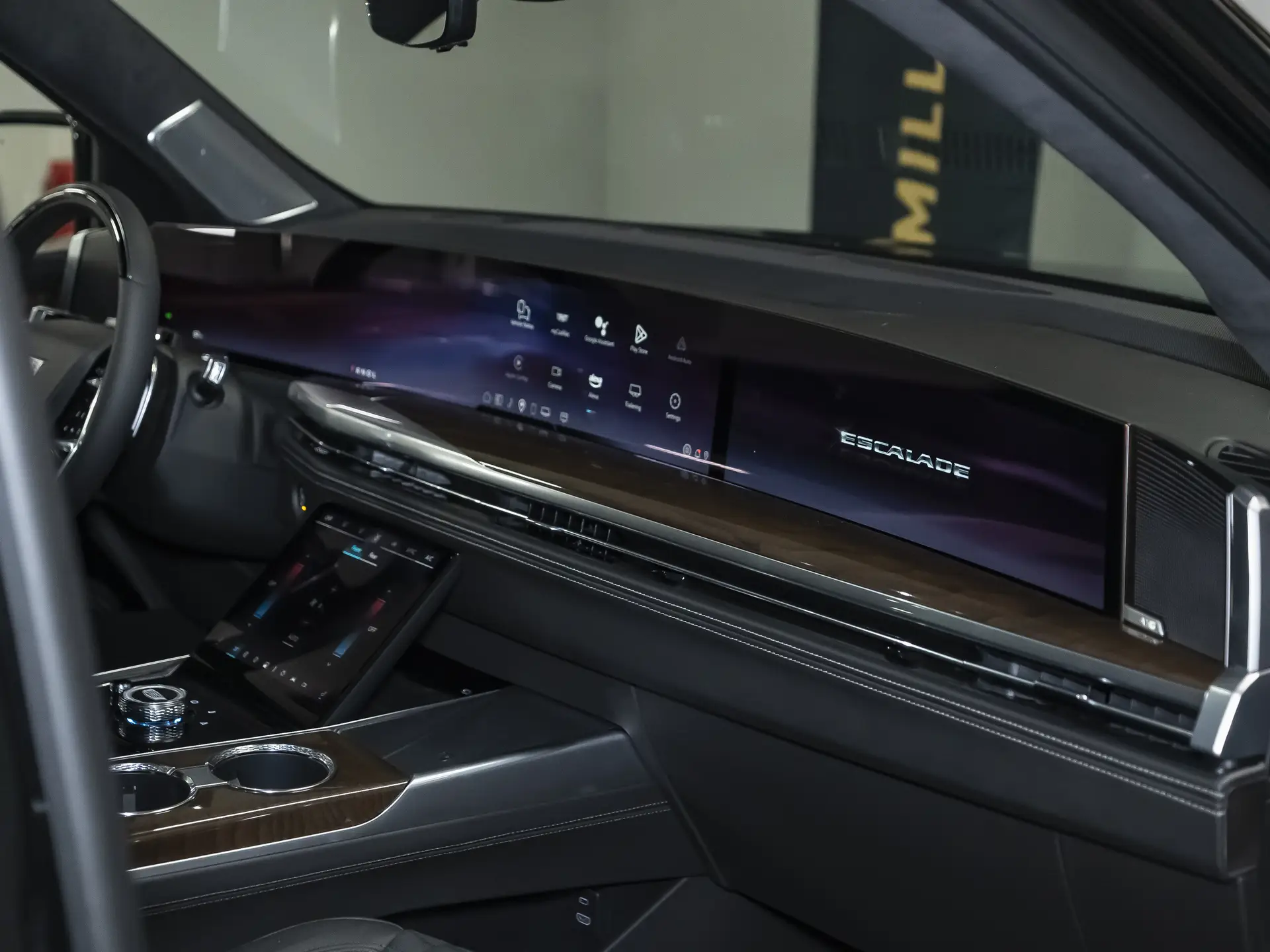 Cadillac Escalade ESV, V Рестайлинг, 2025 купить в салоне Million Miles