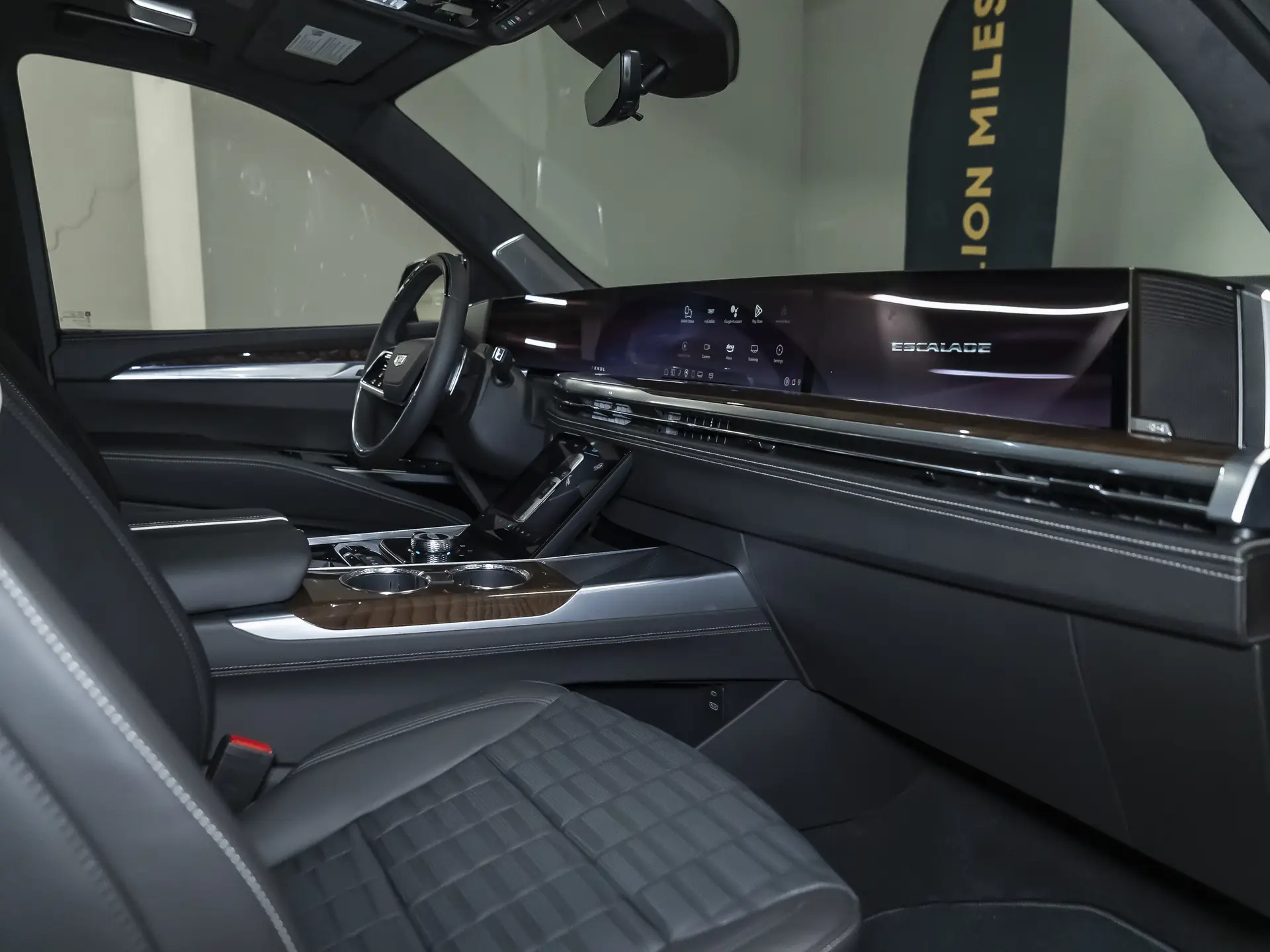 Cadillac Escalade ESV, V Рестайлинг, 2025 купить в салоне Million Miles