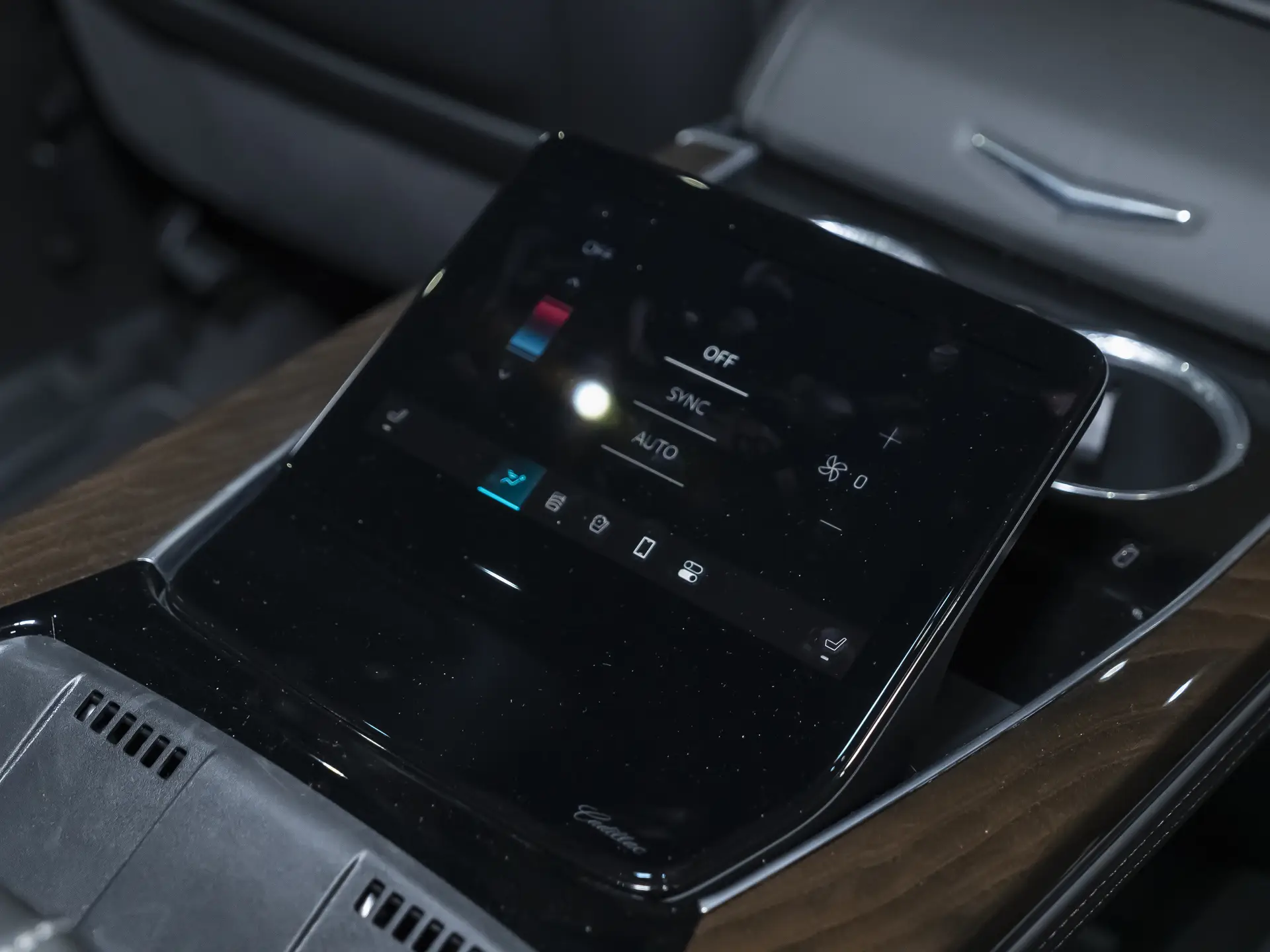 Cadillac Escalade ESV, V Рестайлинг, 2025 купить в салоне Million Miles