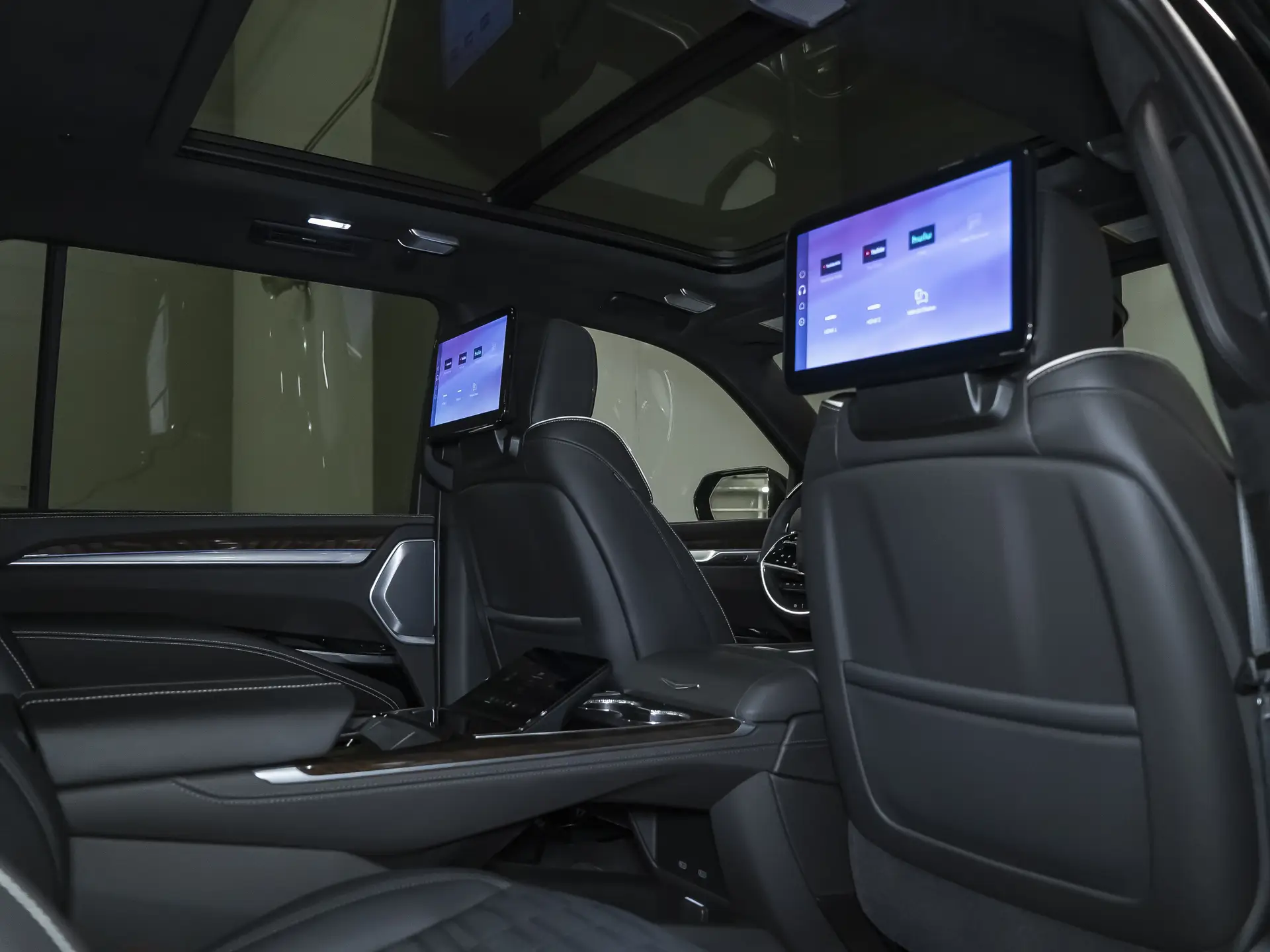 Cadillac Escalade ESV, V Рестайлинг, 2025 купить в салоне Million Miles