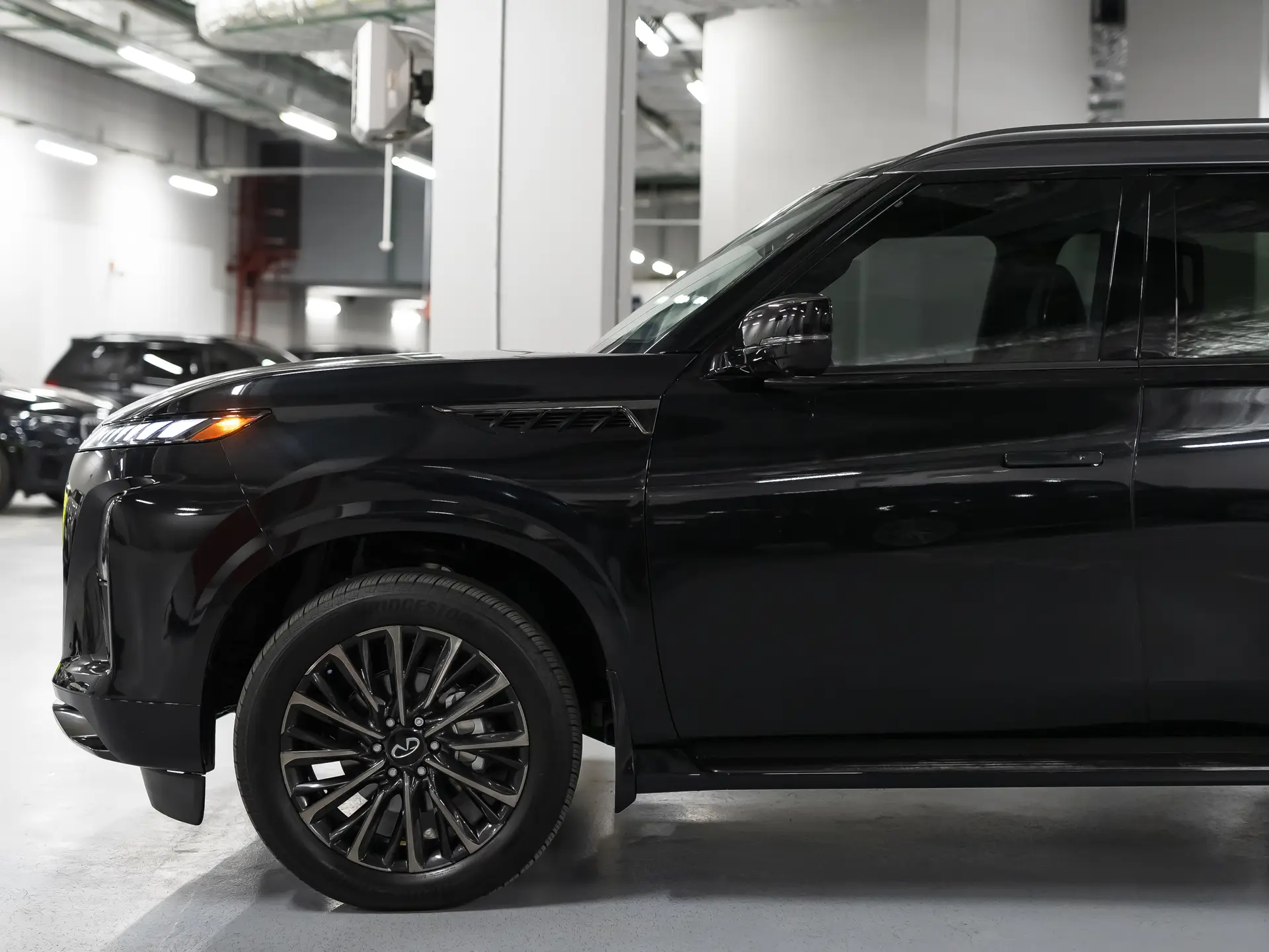 Infiniti QX80, II, 2025 купить в салоне Million Miles