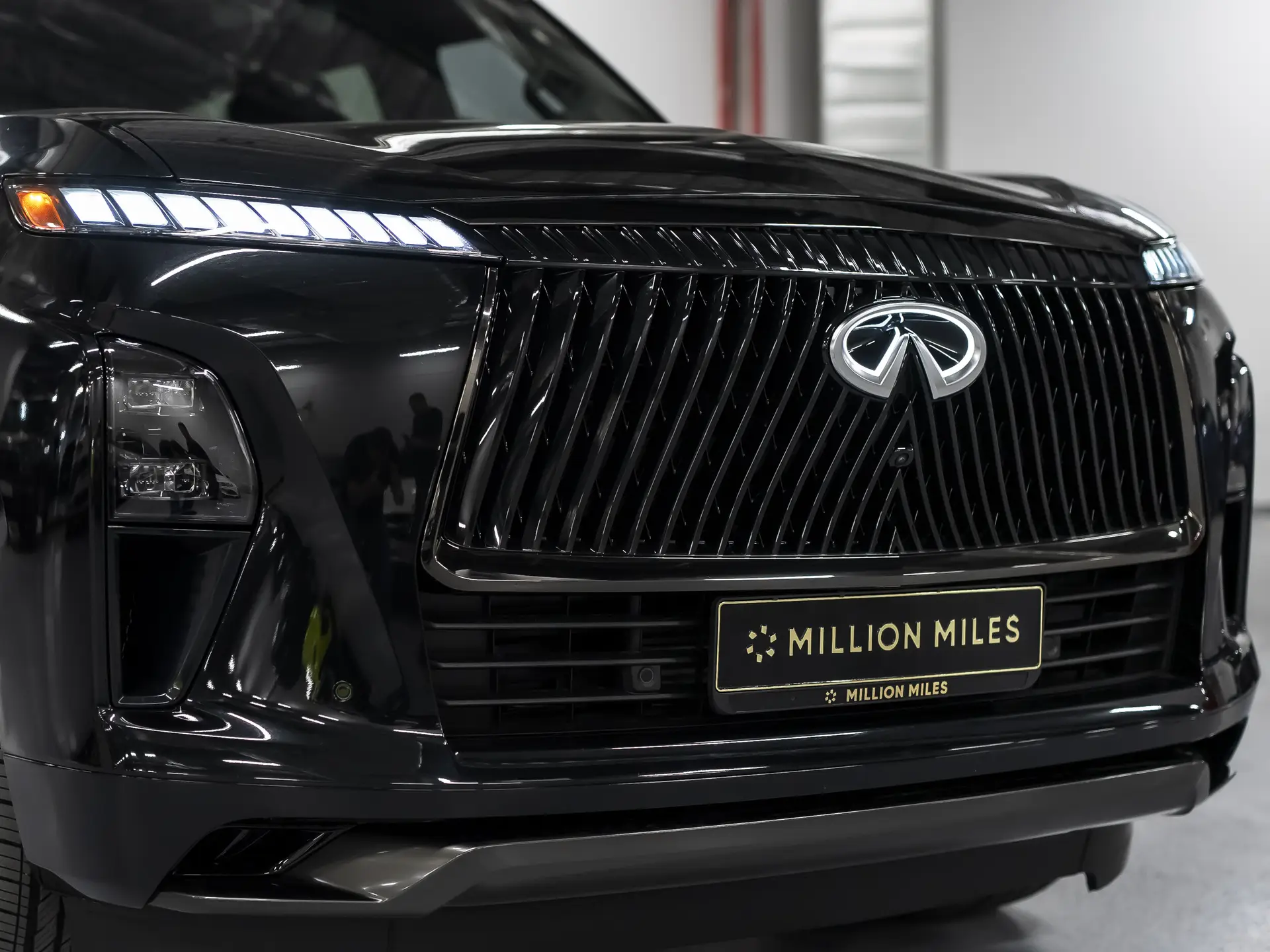 Infiniti QX80, II, 2025 купить в салоне Million Miles