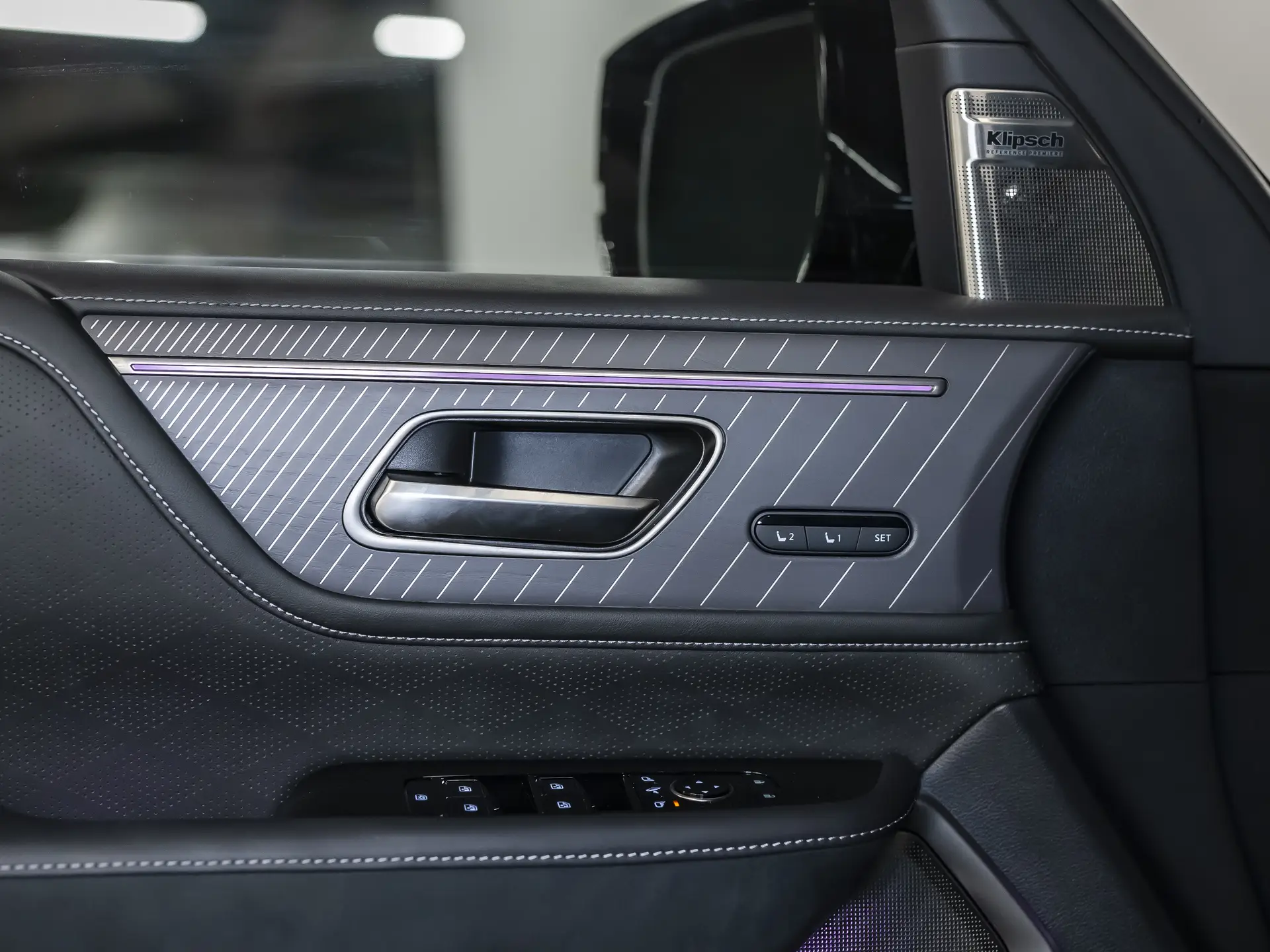 Infiniti QX80, II, 2025 купить в салоне Million Miles